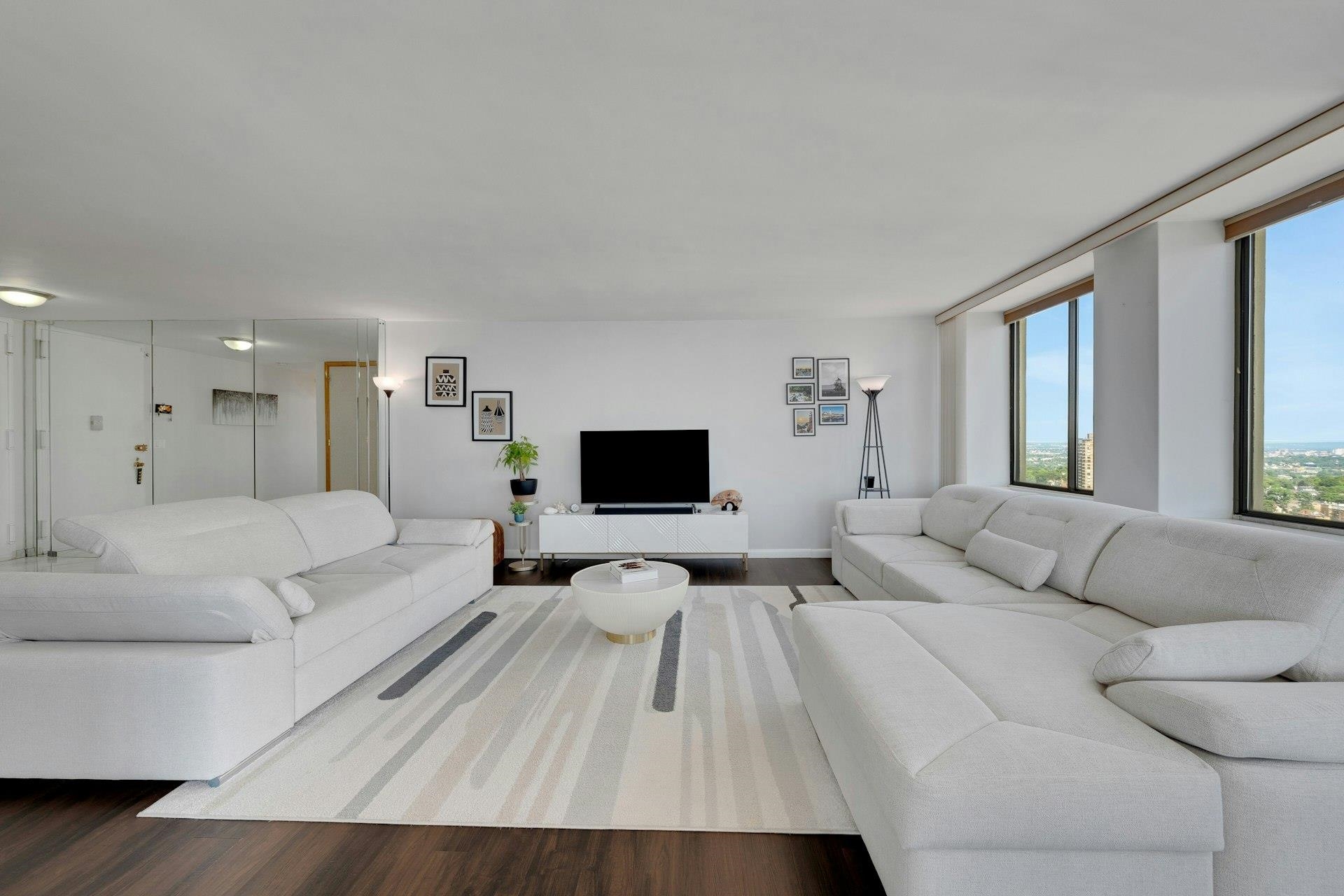 200 WINSTON DR - Photo 2