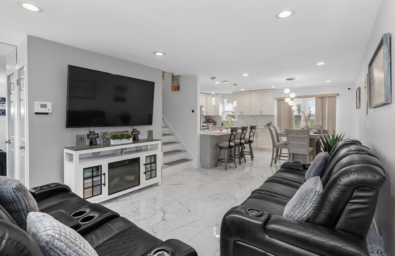 77 BERNICE RD