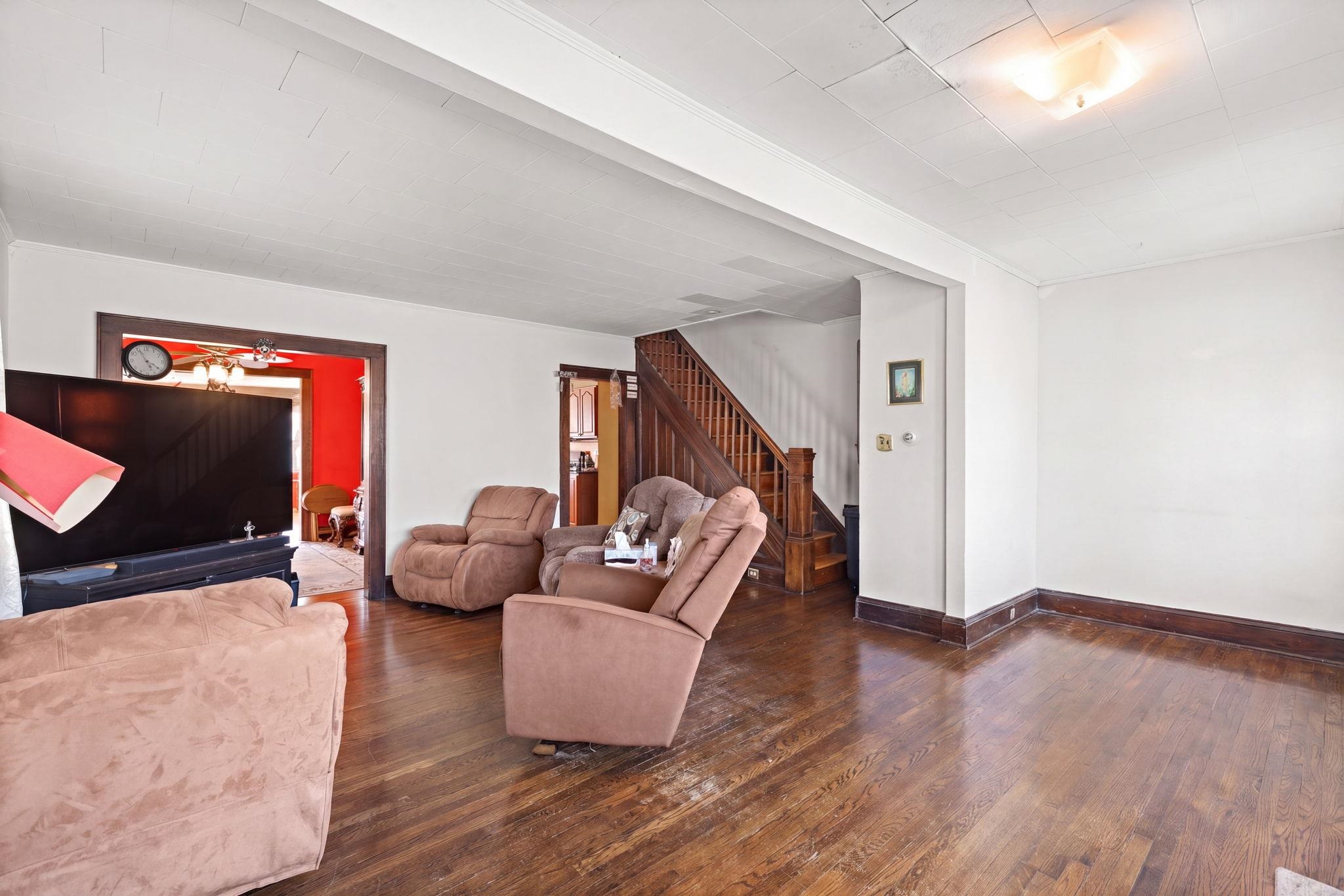 420 RUTHERFORD AVE - Photo 2