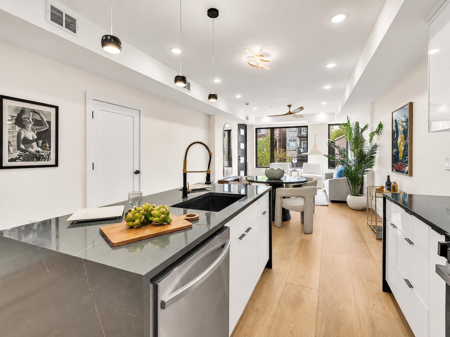 82 PAMRAPO AVE - Photo 4