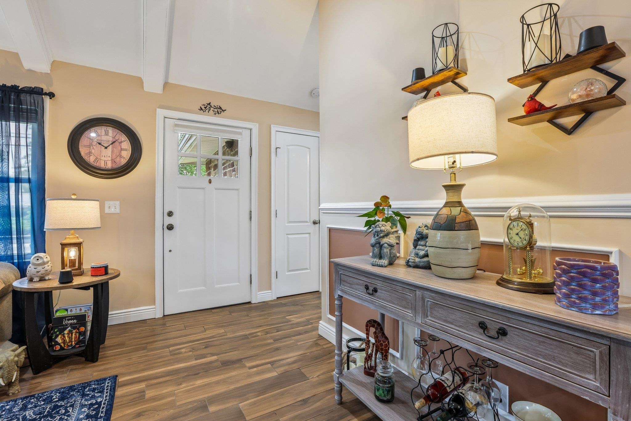114 HOBART AVE - Photo 4