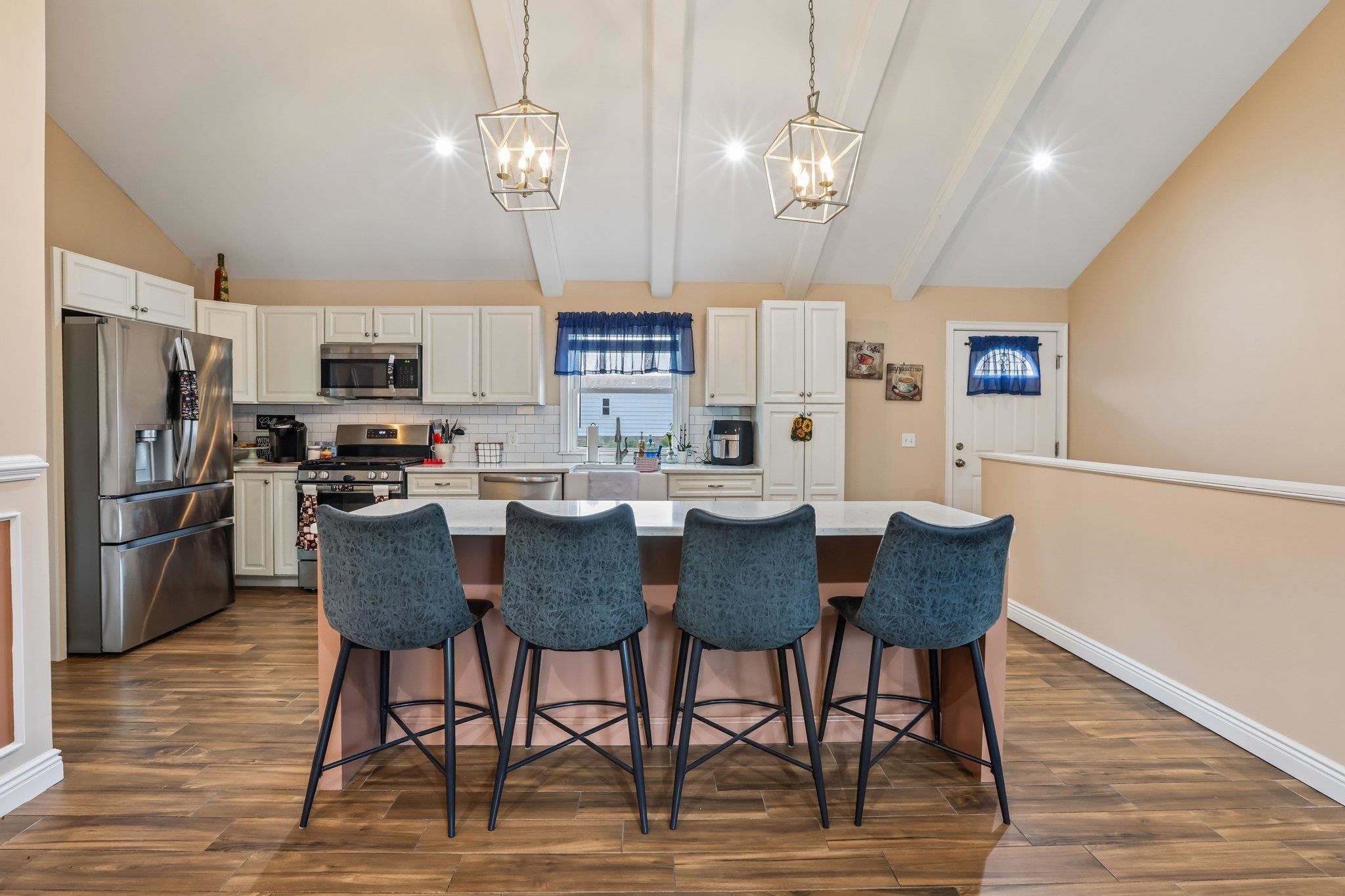 114 HOBART AVE - Photo 5