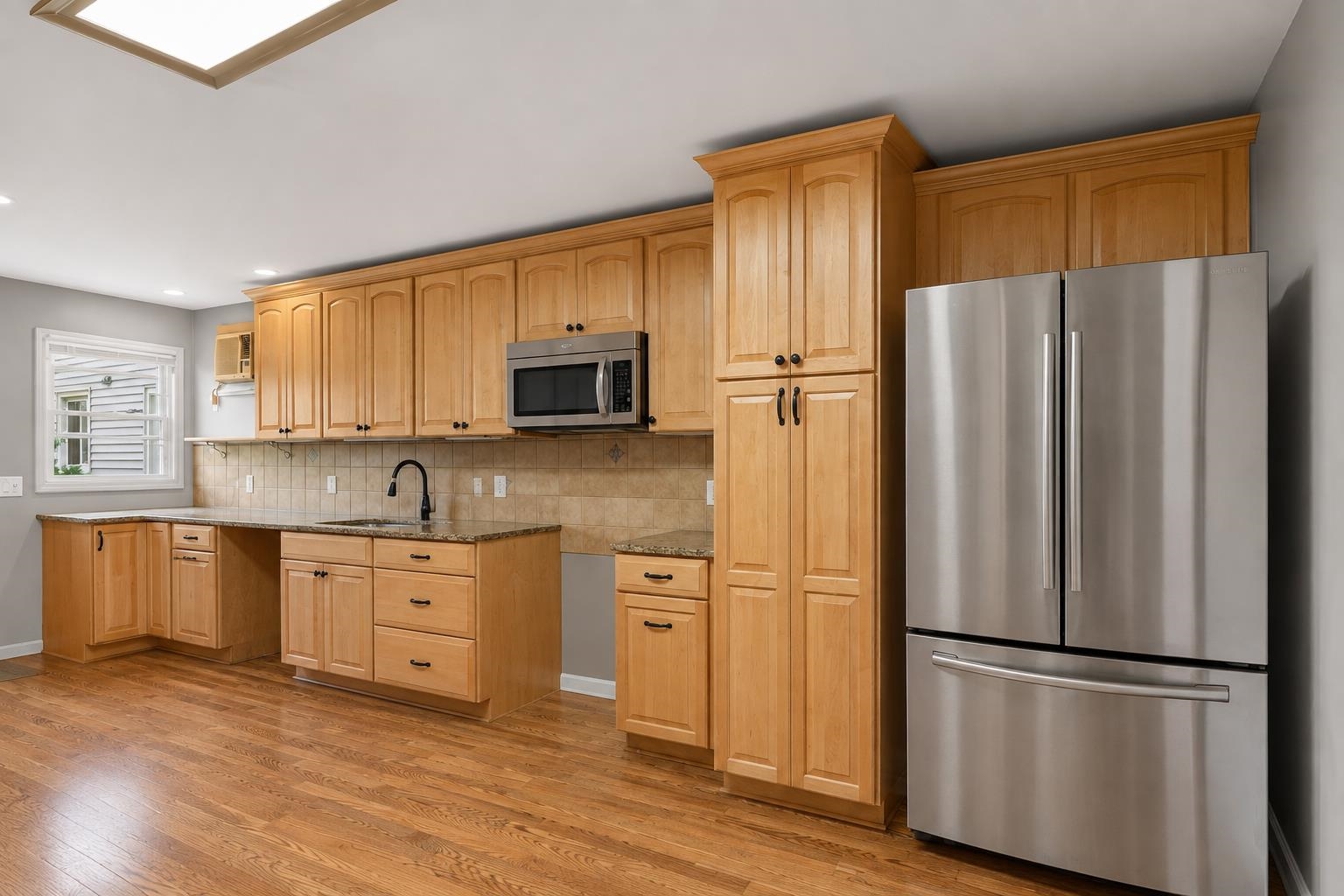 522 26TH ST - Photo 2