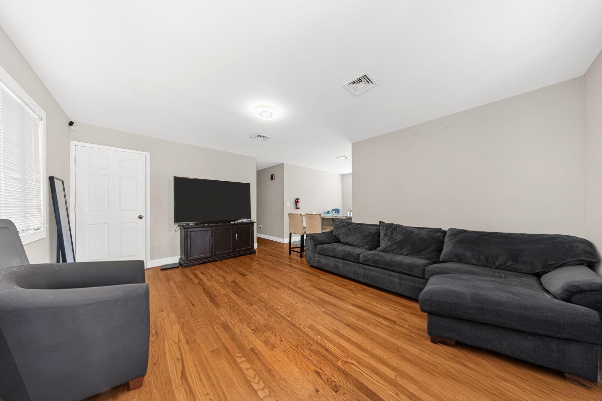 1466 44TH ST - Photo 3