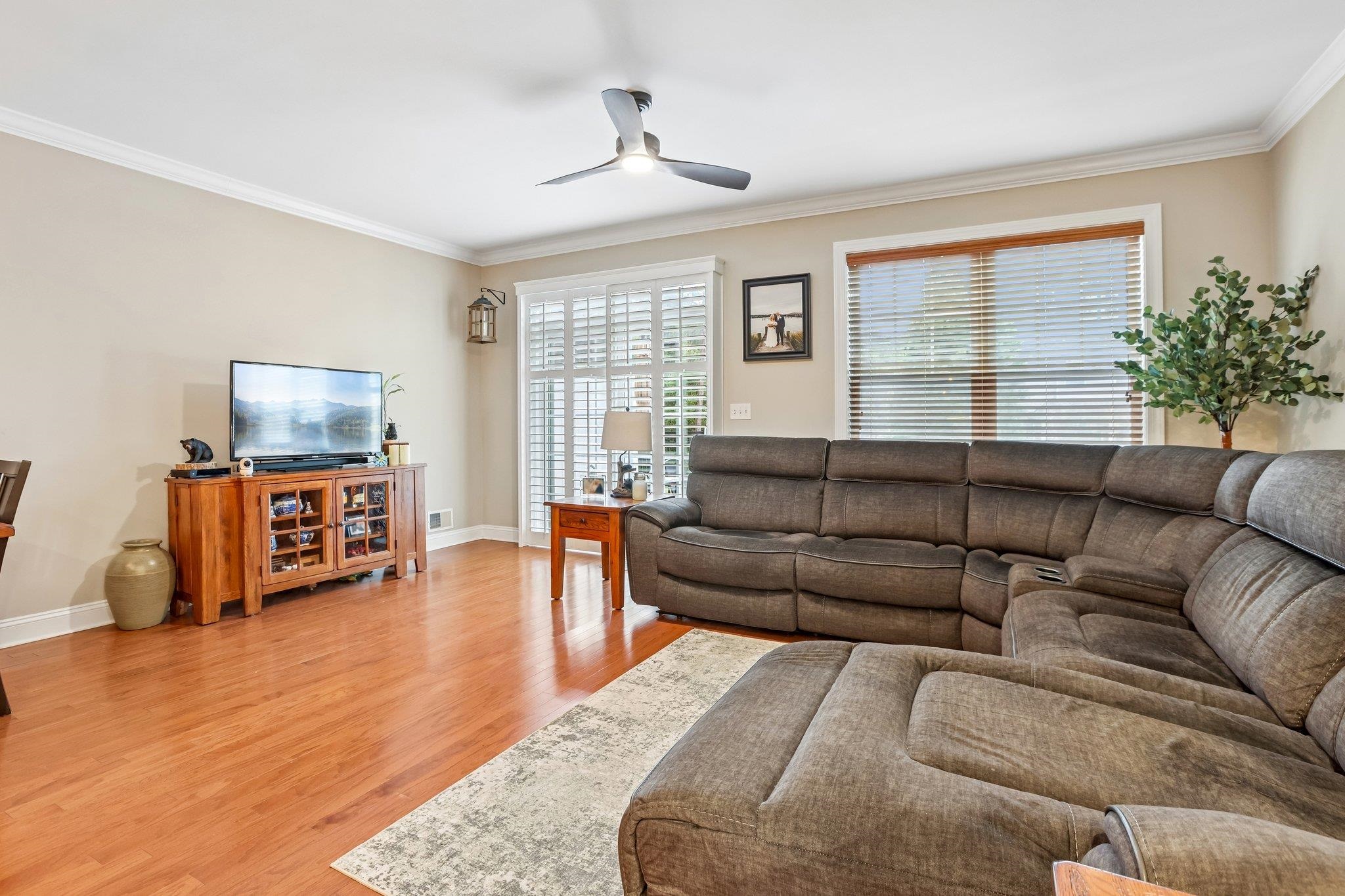 35 RED OAK CT - Photo 4