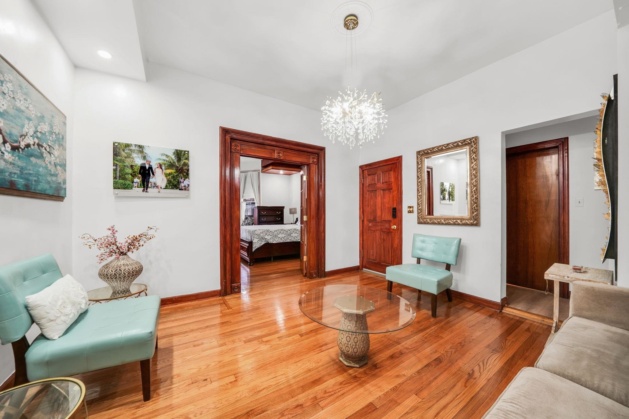 203 HANCOCK AVE - Photo 3