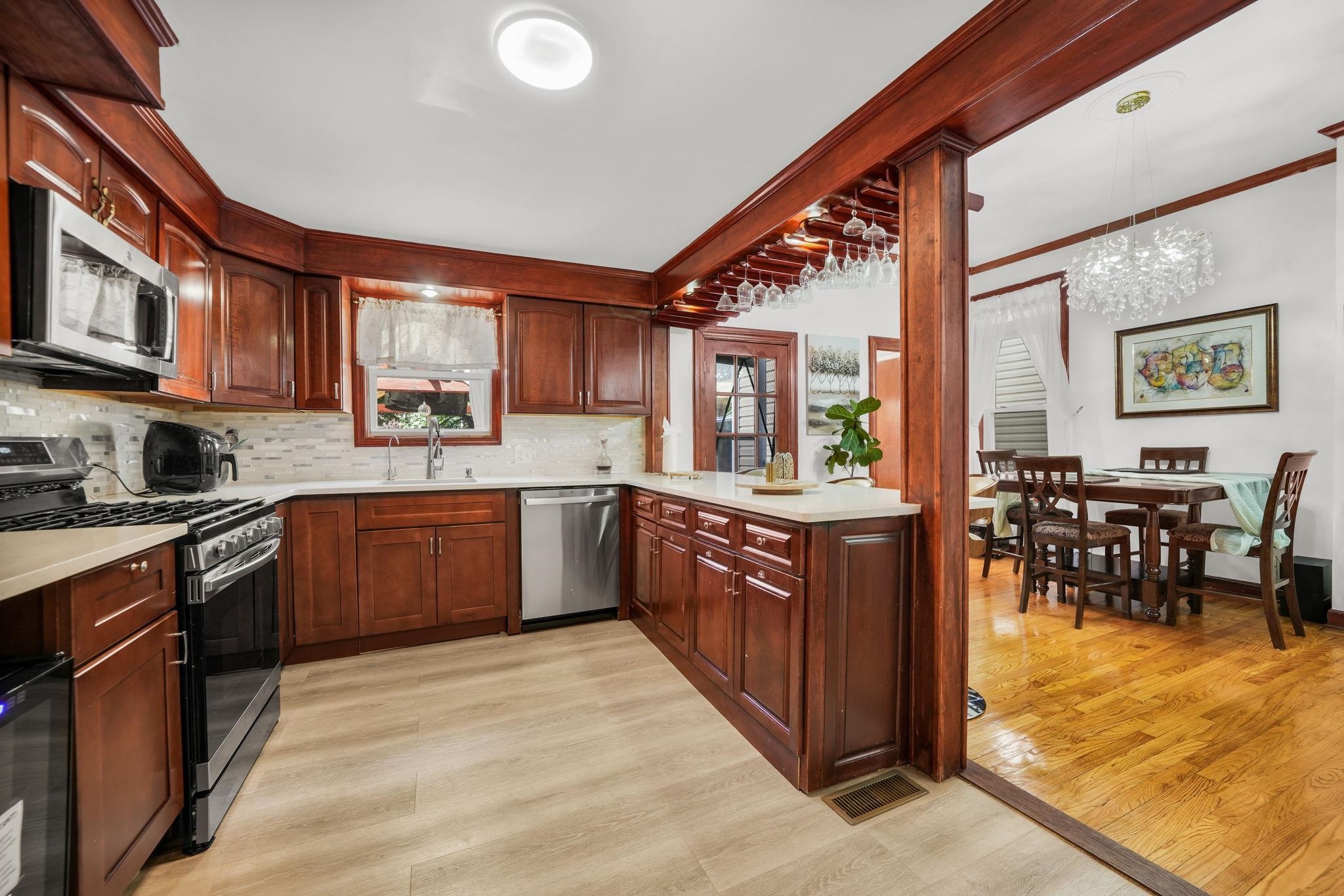 203 HANCOCK AVE - Photo 5