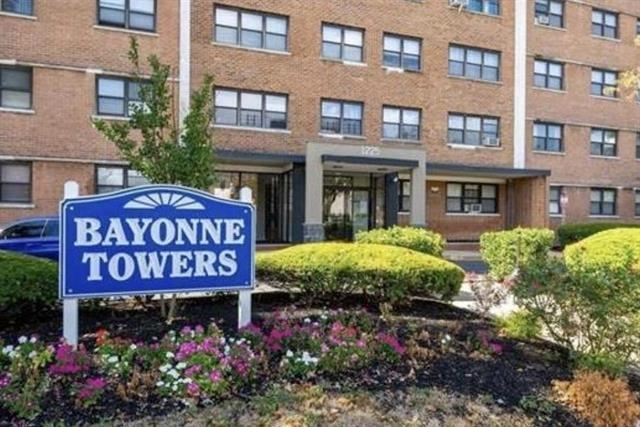 1225 JOHN F KENNEDY BLVD #10i