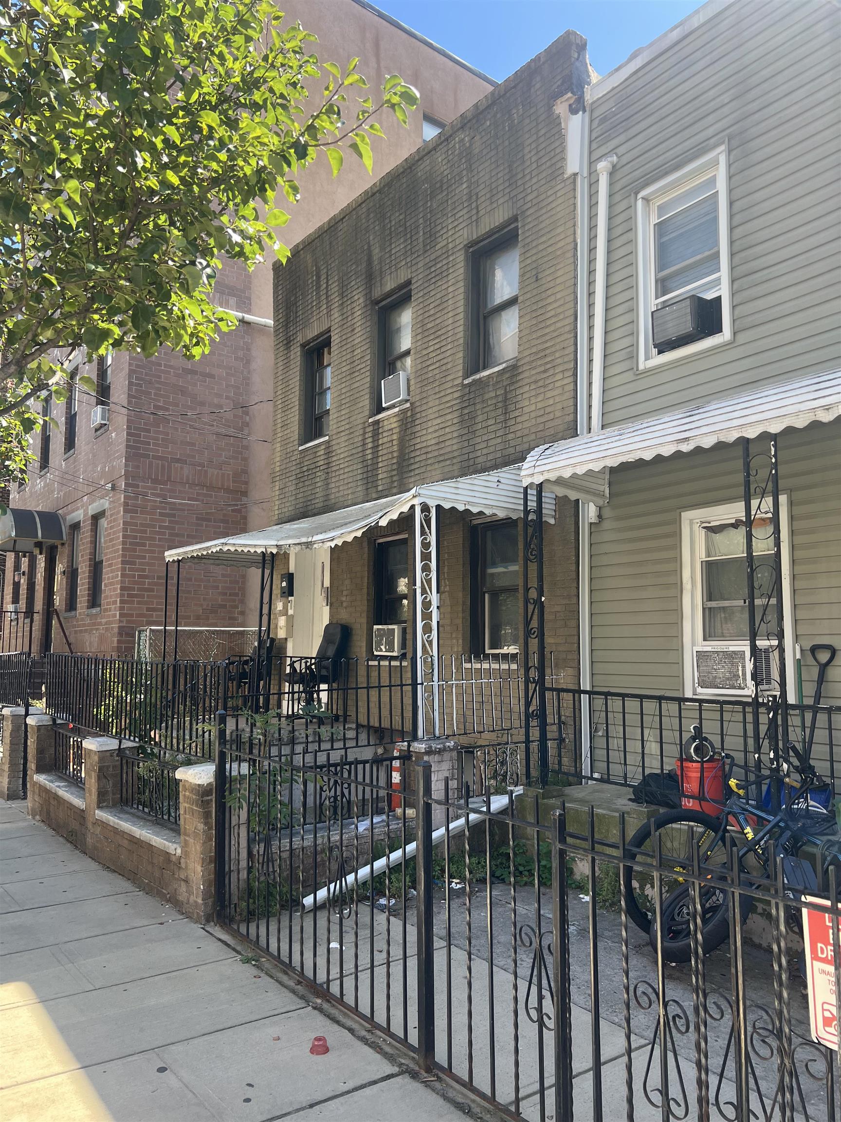 717 28TH ST - Photo 2