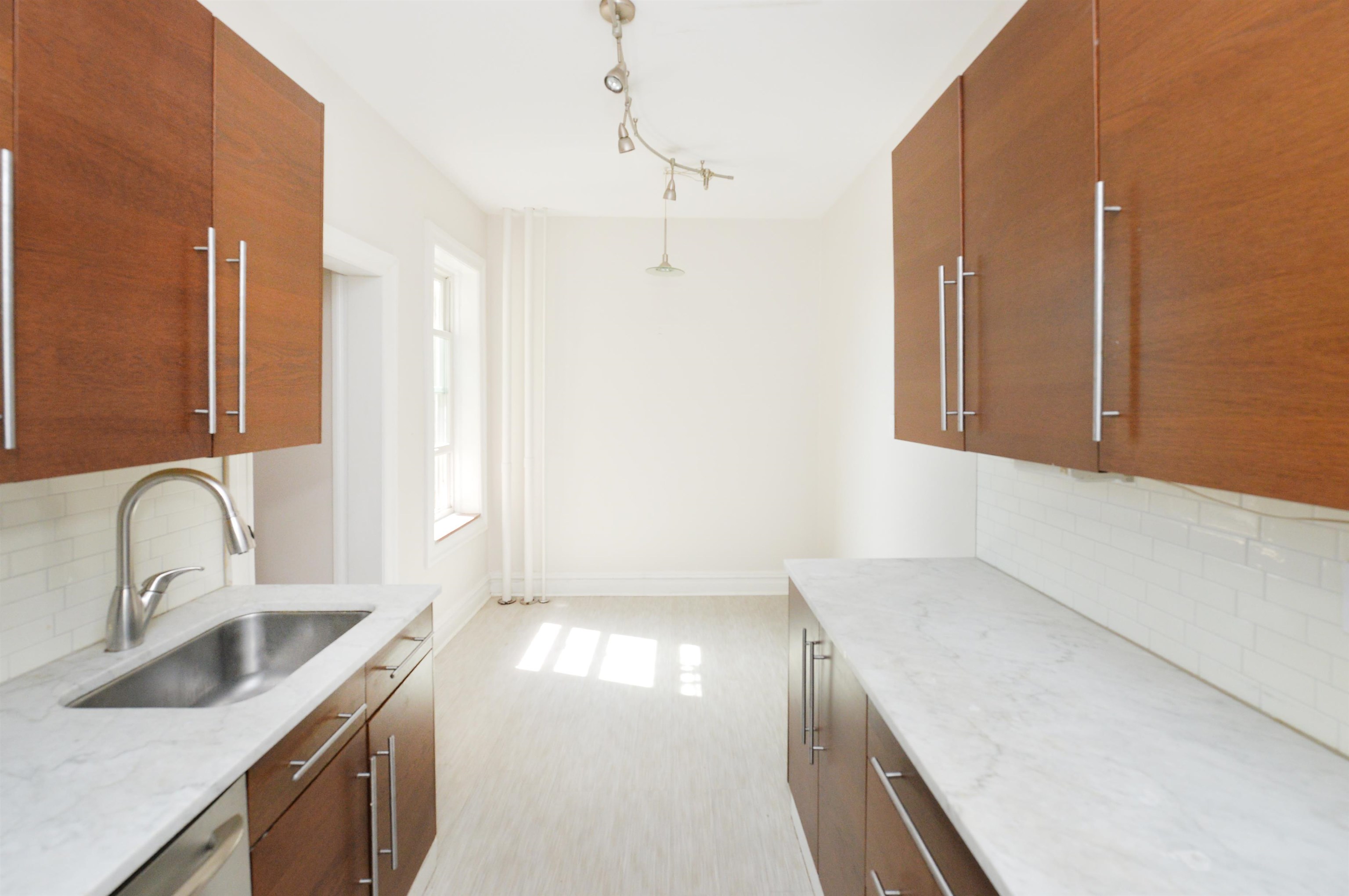 63 SHERMAN PL - Photo 2
