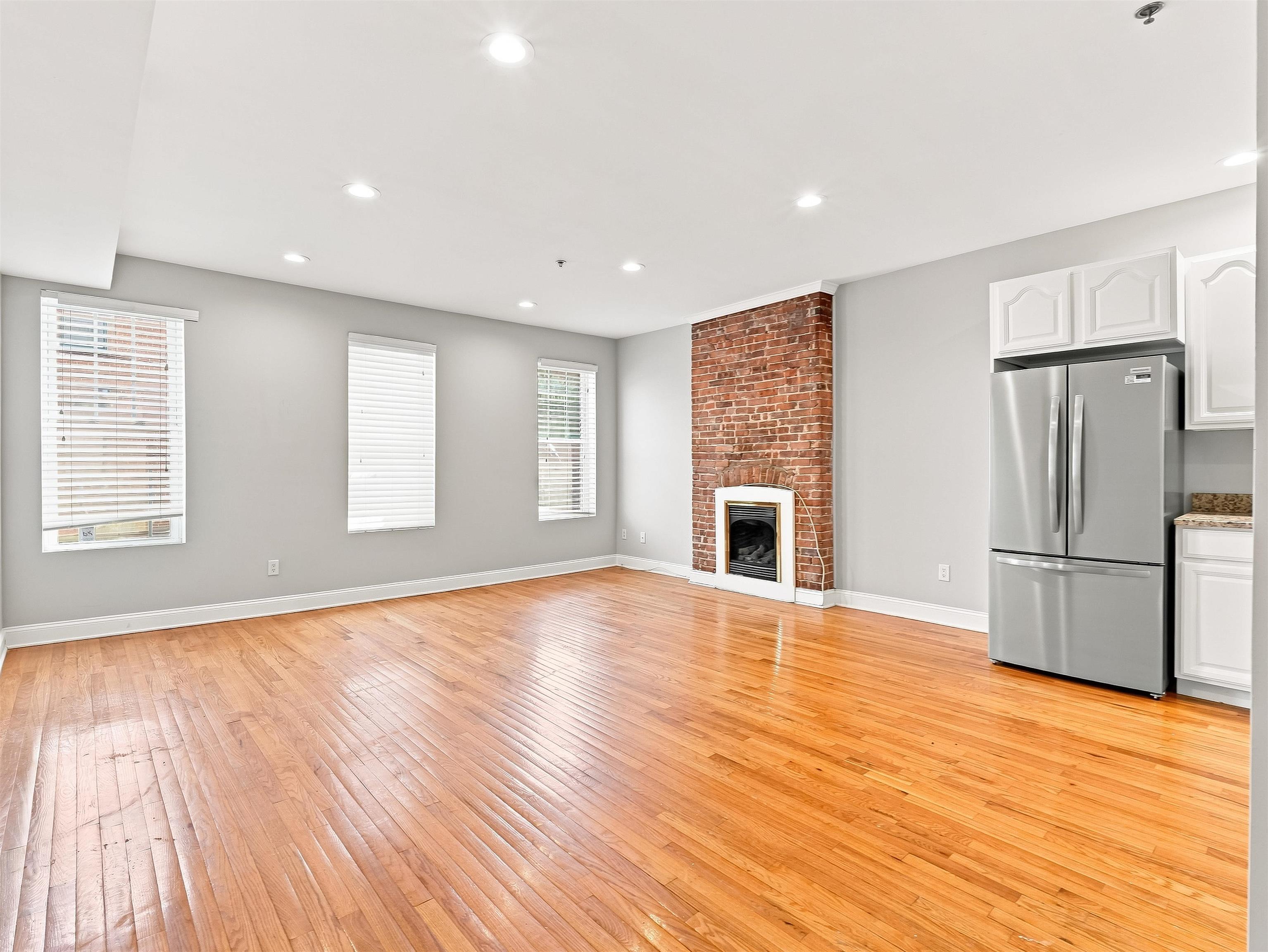 95 WEBSTER AVE - Photo 3