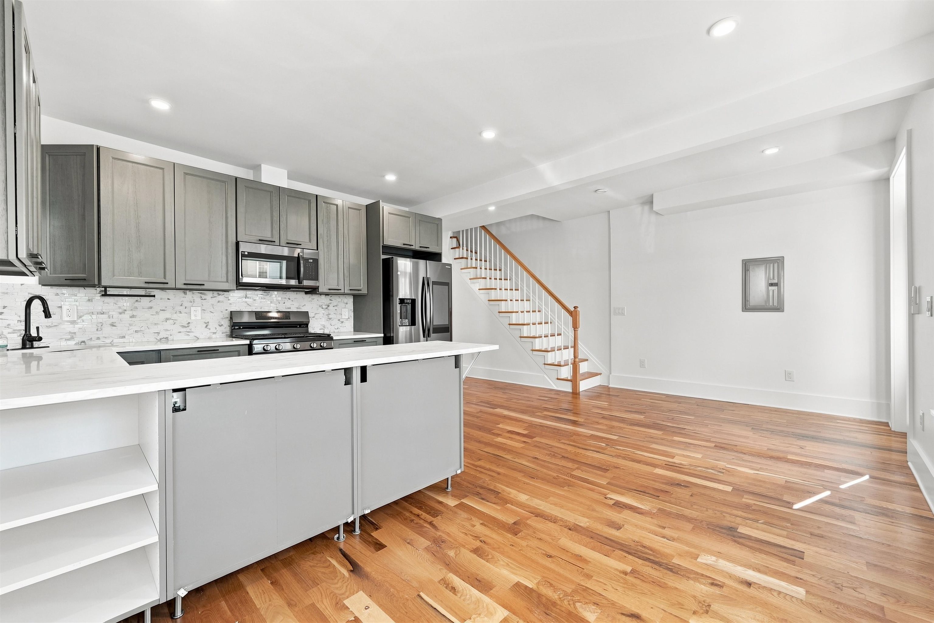 286 HALLADAY ST - Photo 4