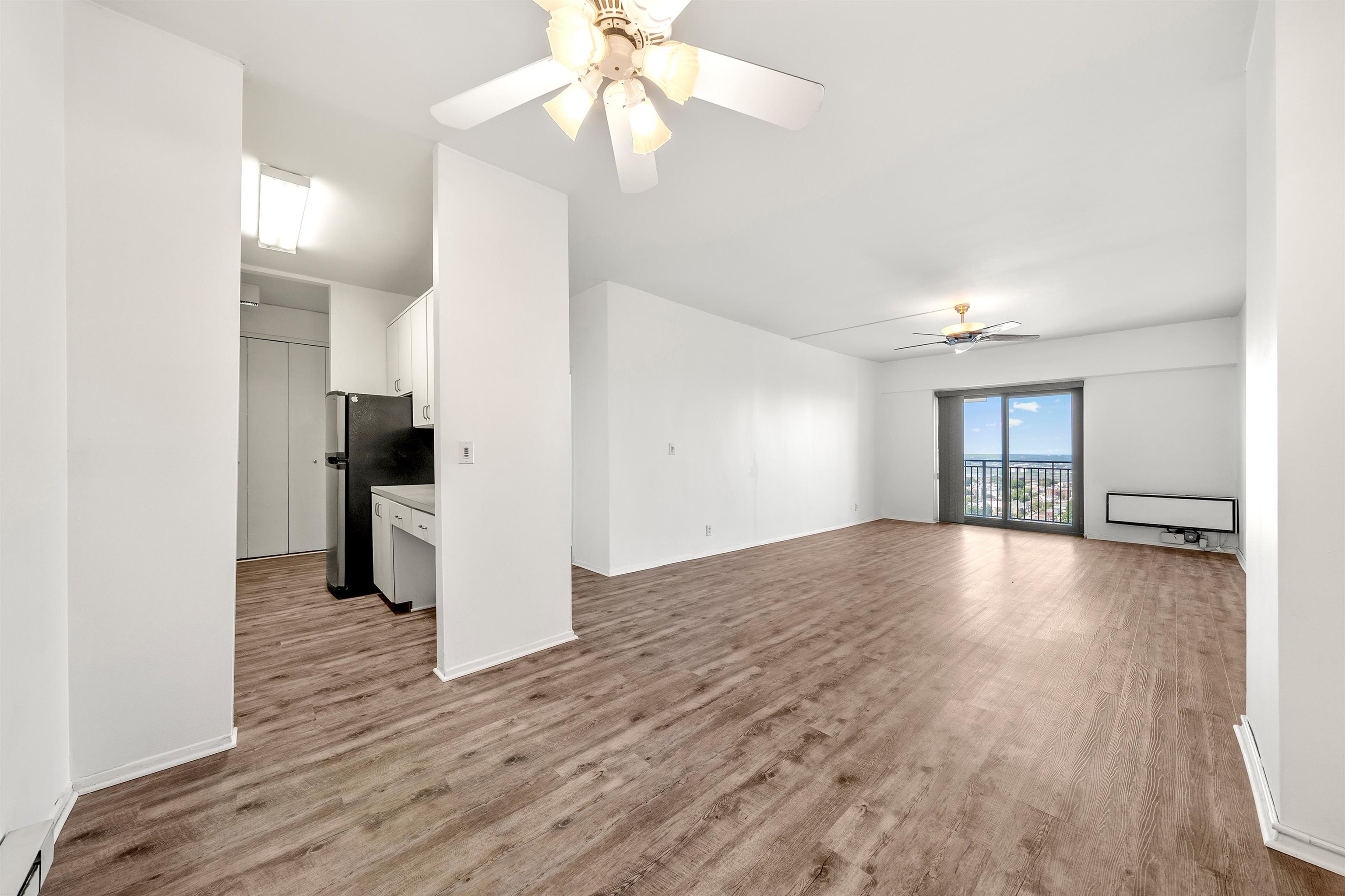 7855 BLVD EAST - Photo 3