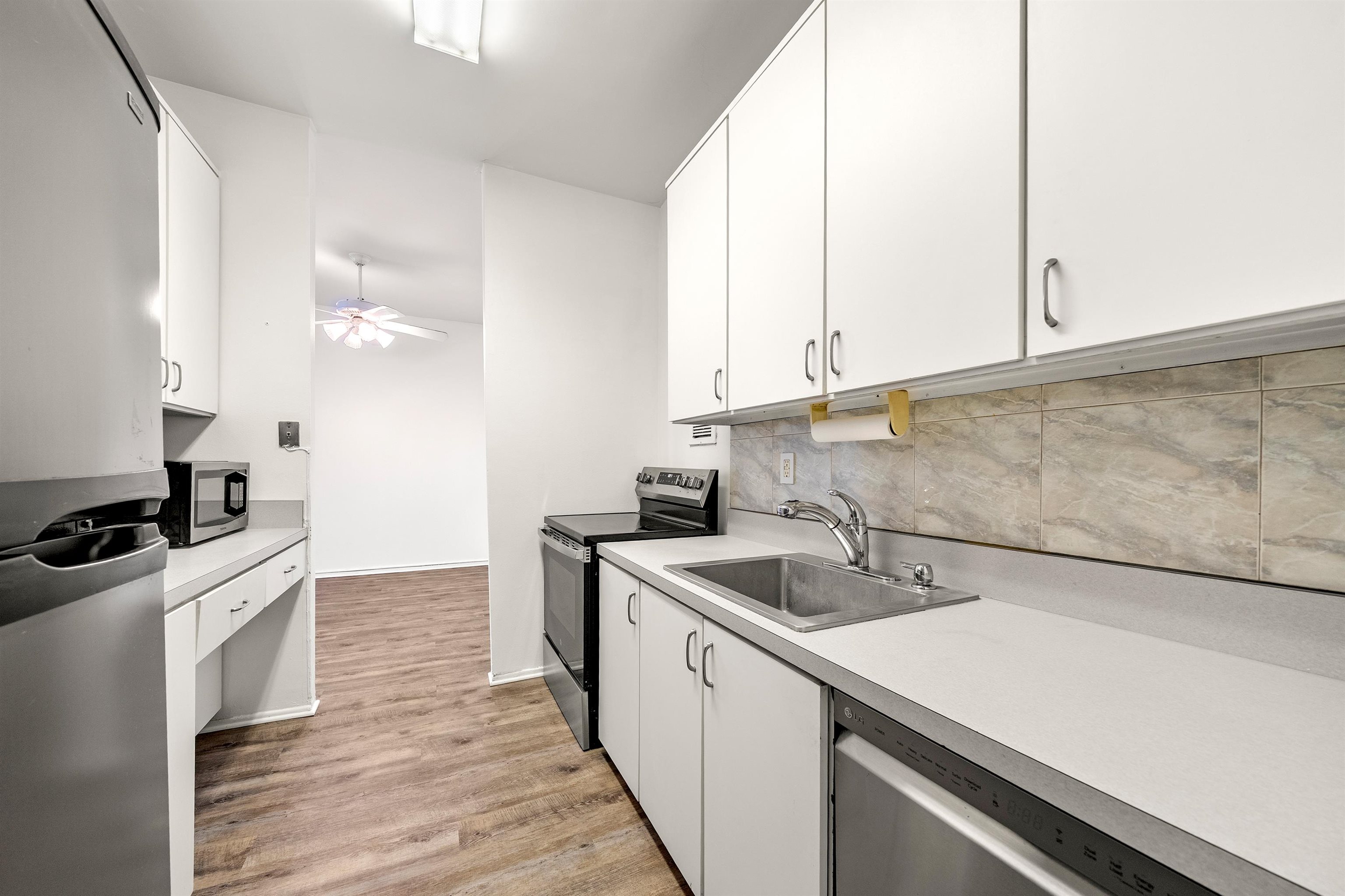 7855 BLVD EAST - Photo 5