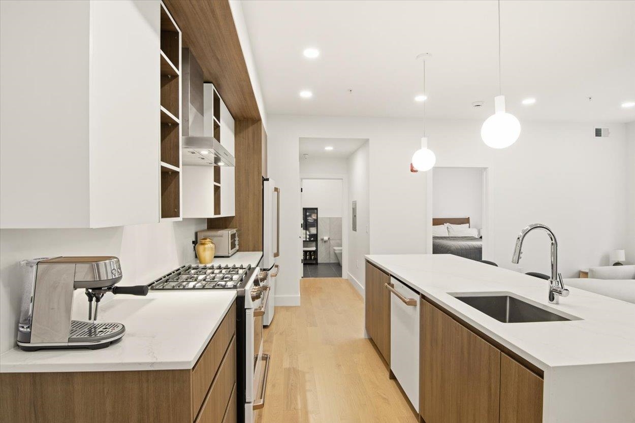 160 BRUNSWICK ST - Photo 4