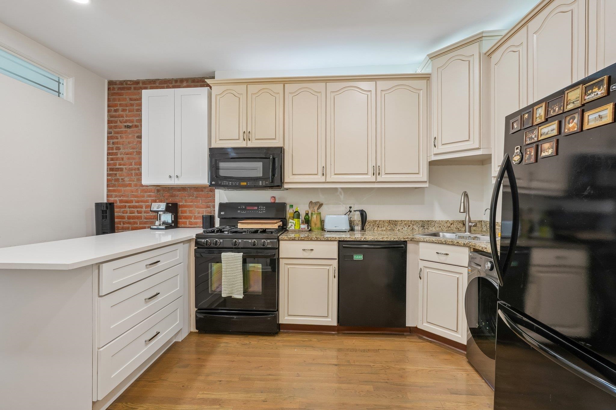 77 GARDEN ST - Photo 4