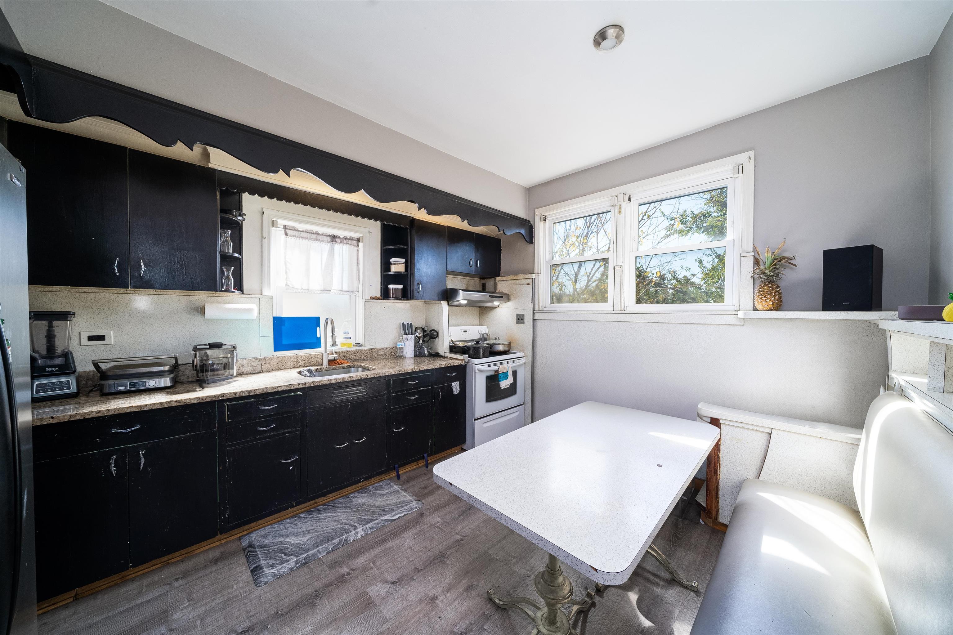 20 WEST 22ND ST - Photo 2