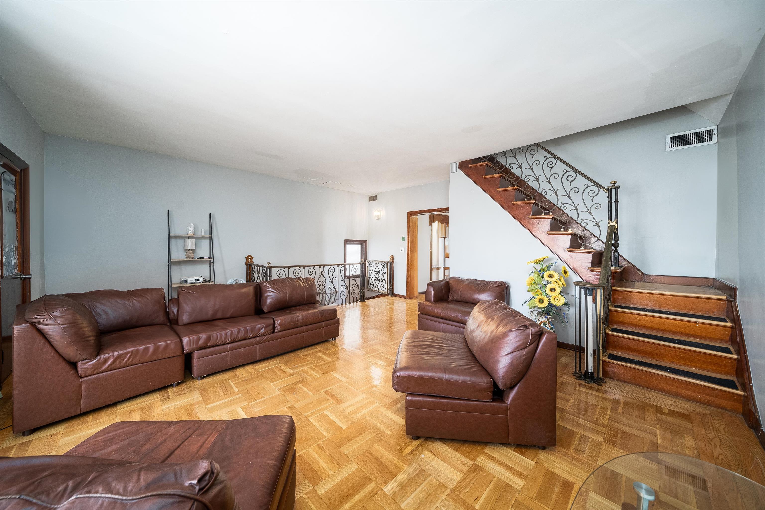 20 WEST 22ND ST - Photo 4