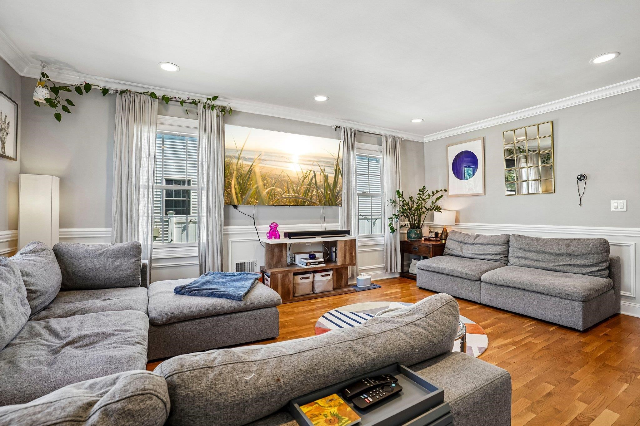 364 GROVE ST - Photo 4