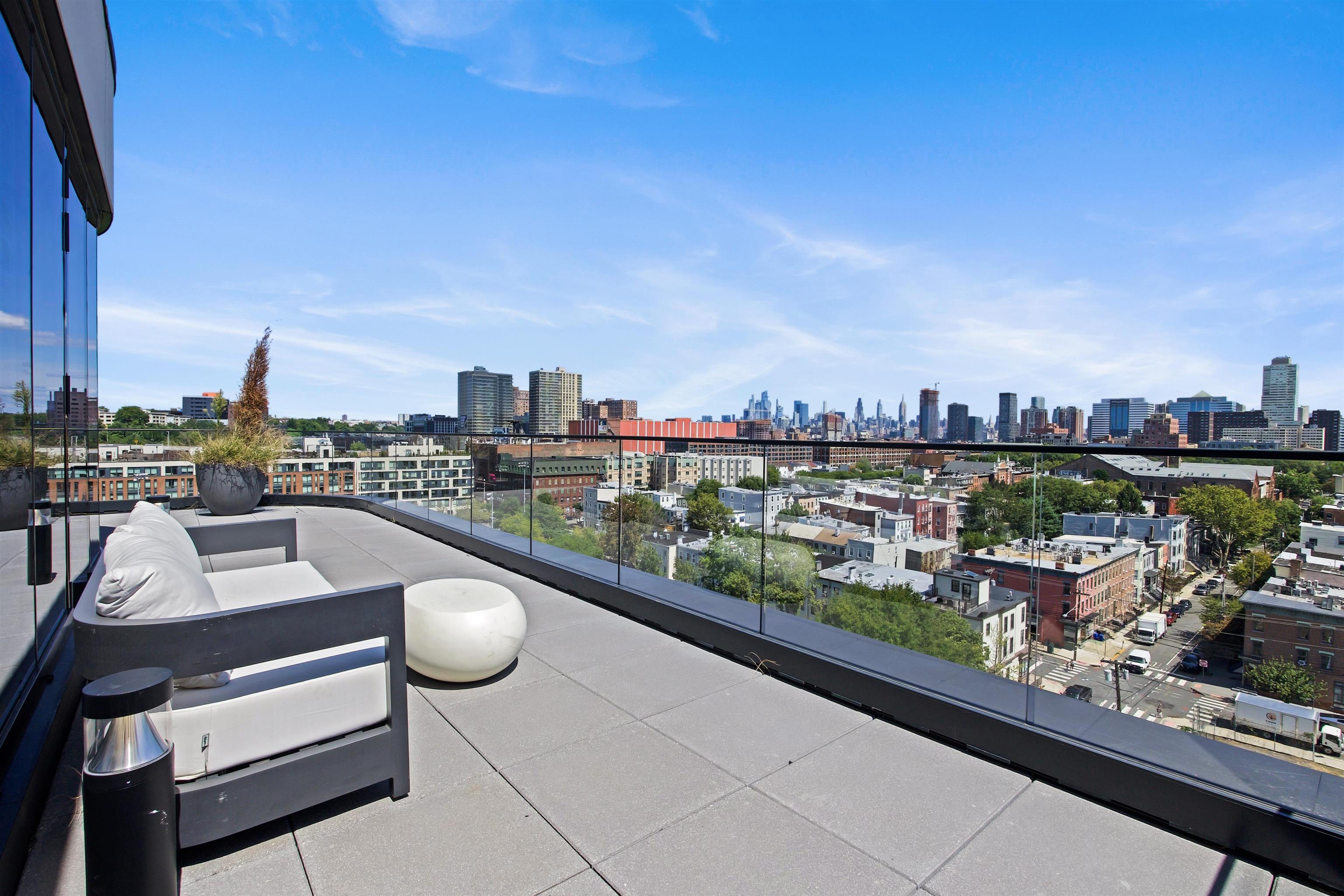 387 8TH ST - Photo 4