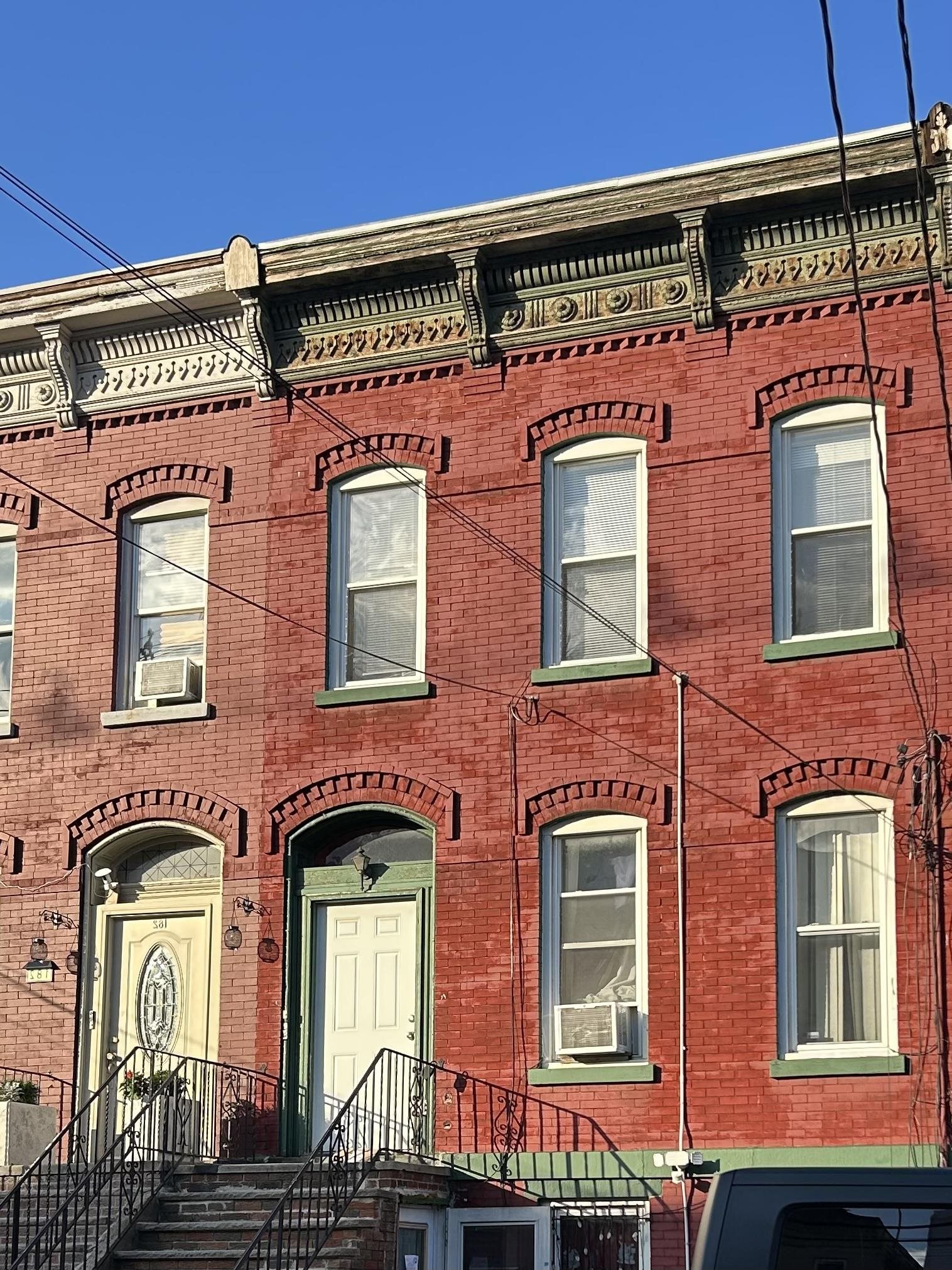 184 VAN HORNE ST - Photo 2