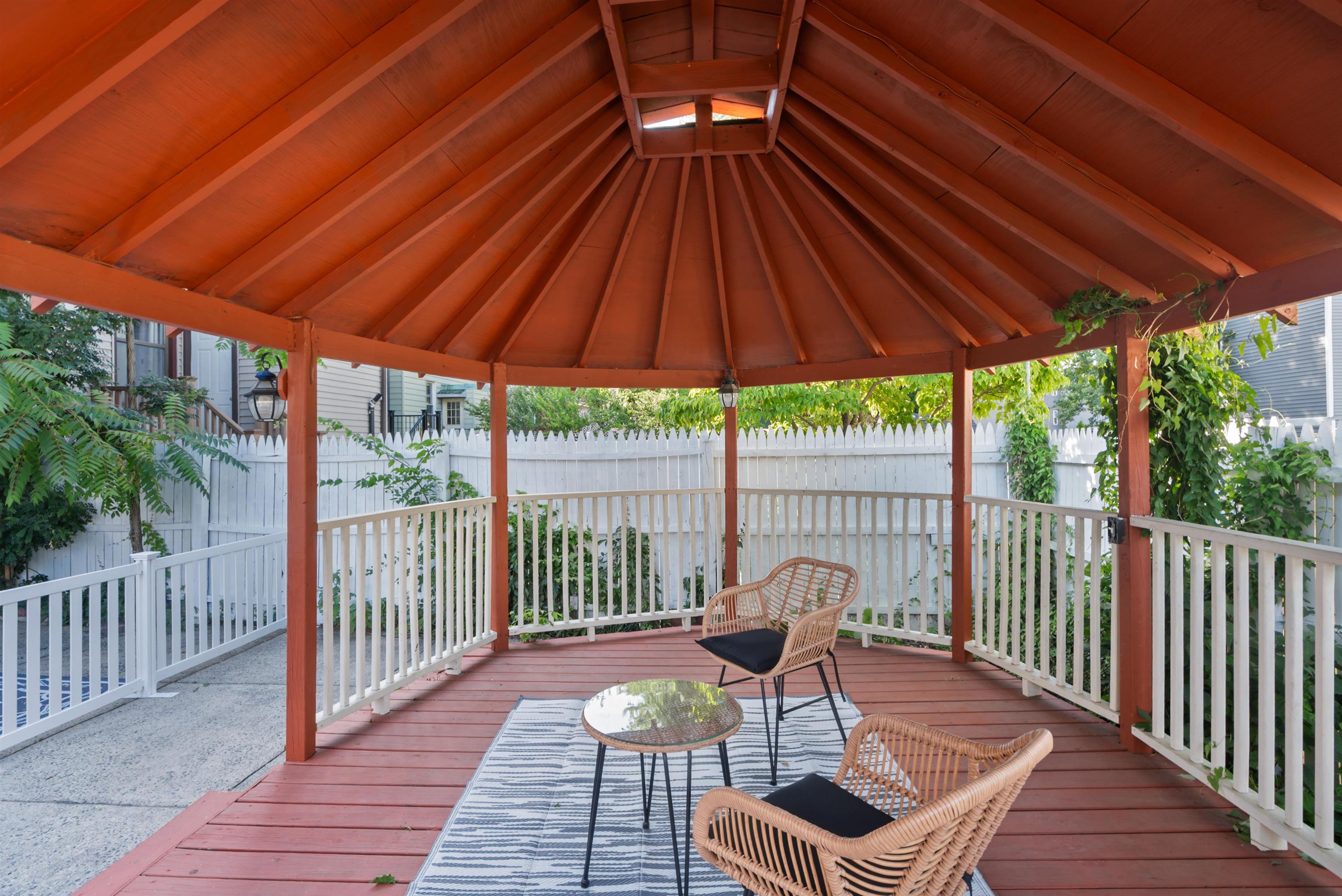 110 MAPLE ST - Photo 5