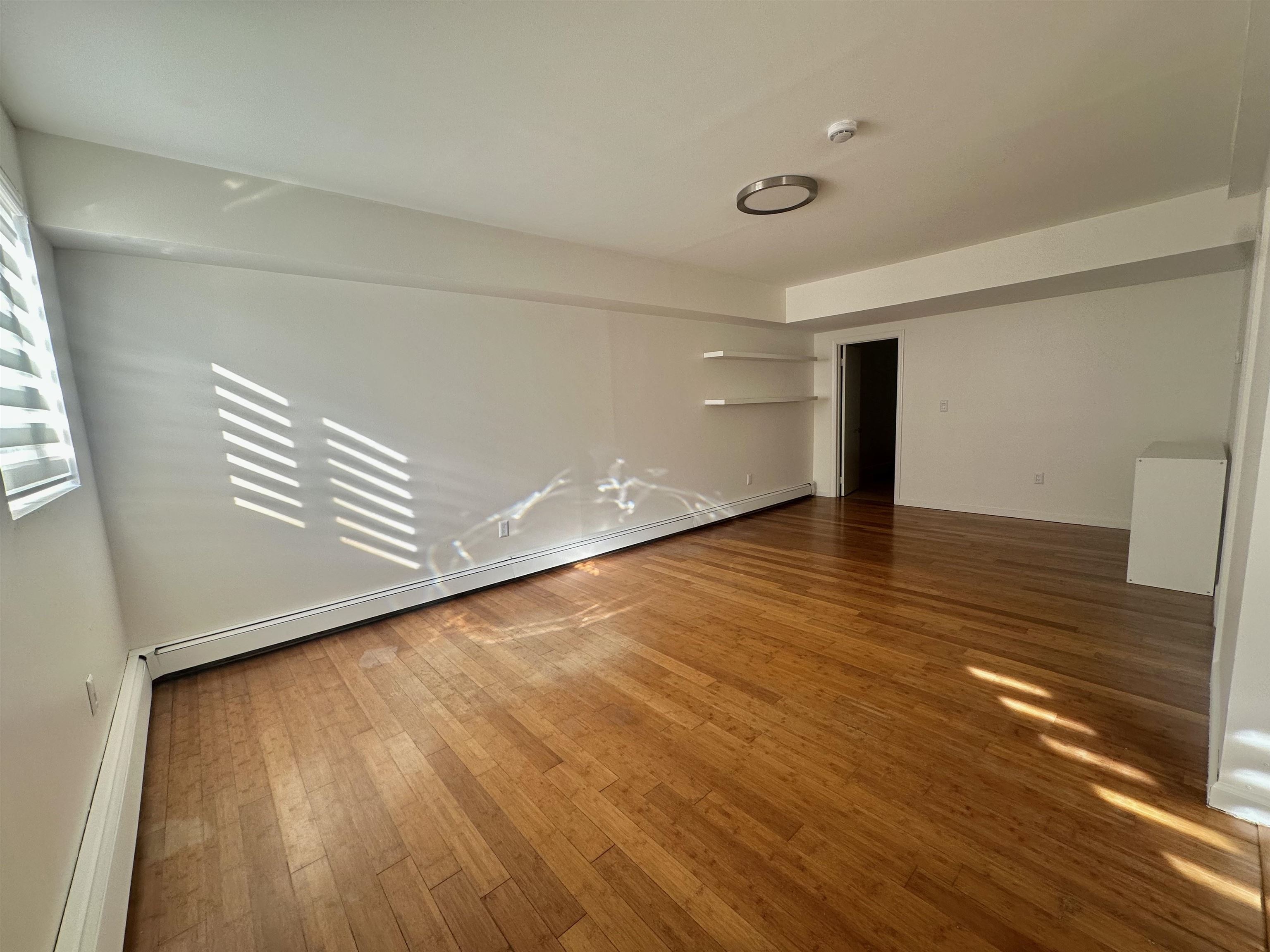 447 JANE ST - Photo 3