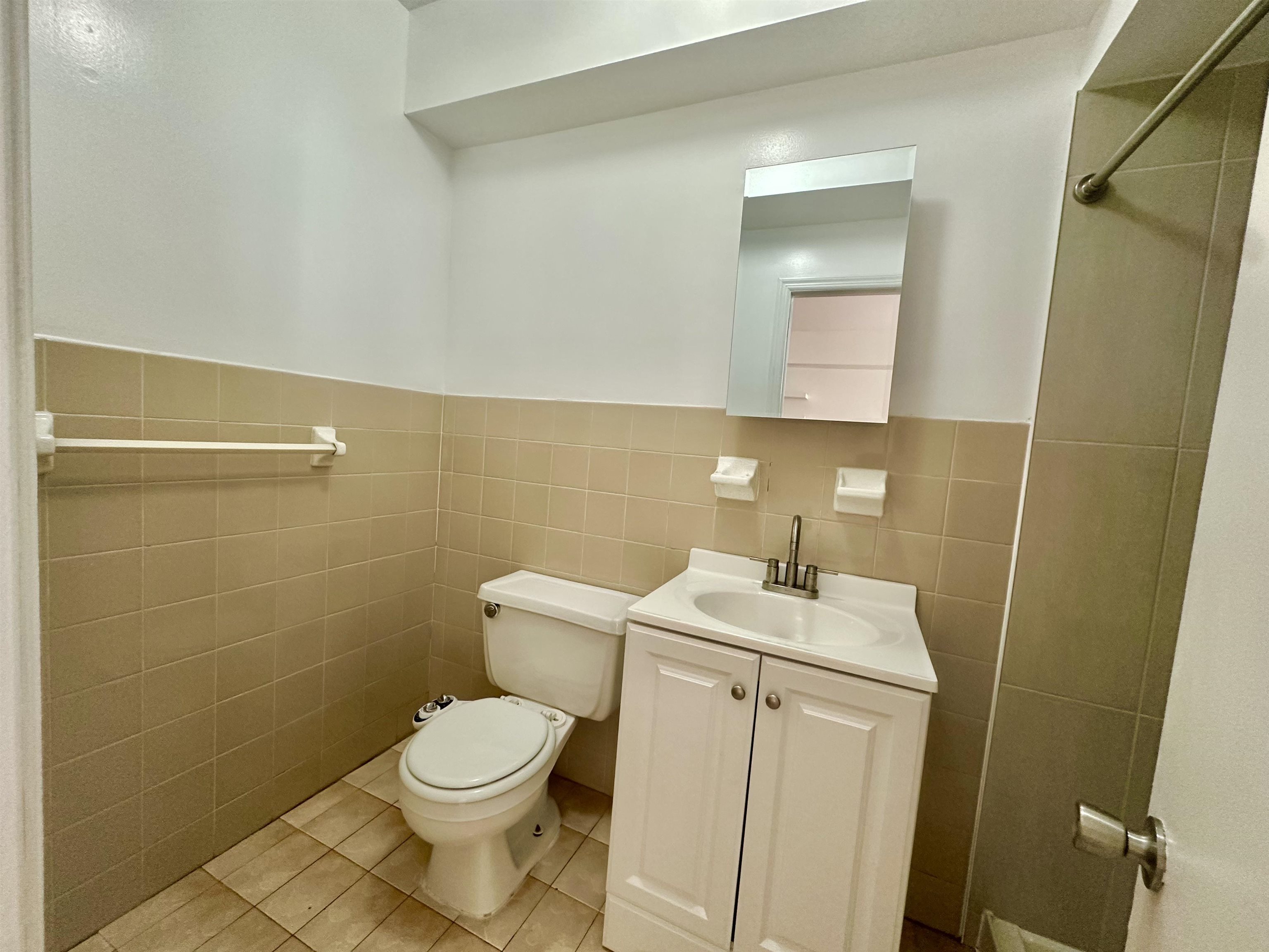 447 JANE ST - Photo 4