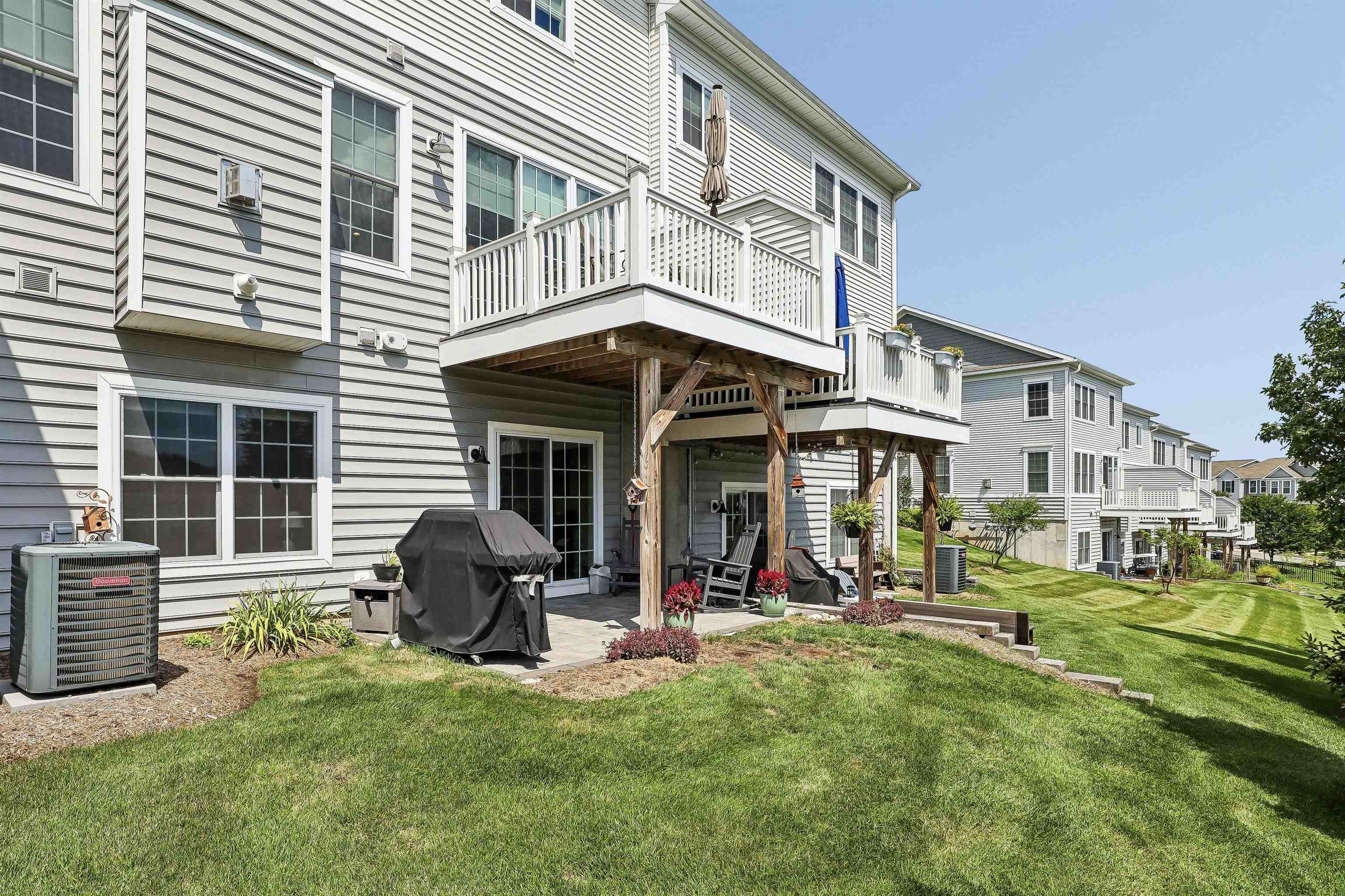 11 HICKORY CT - Photo 2