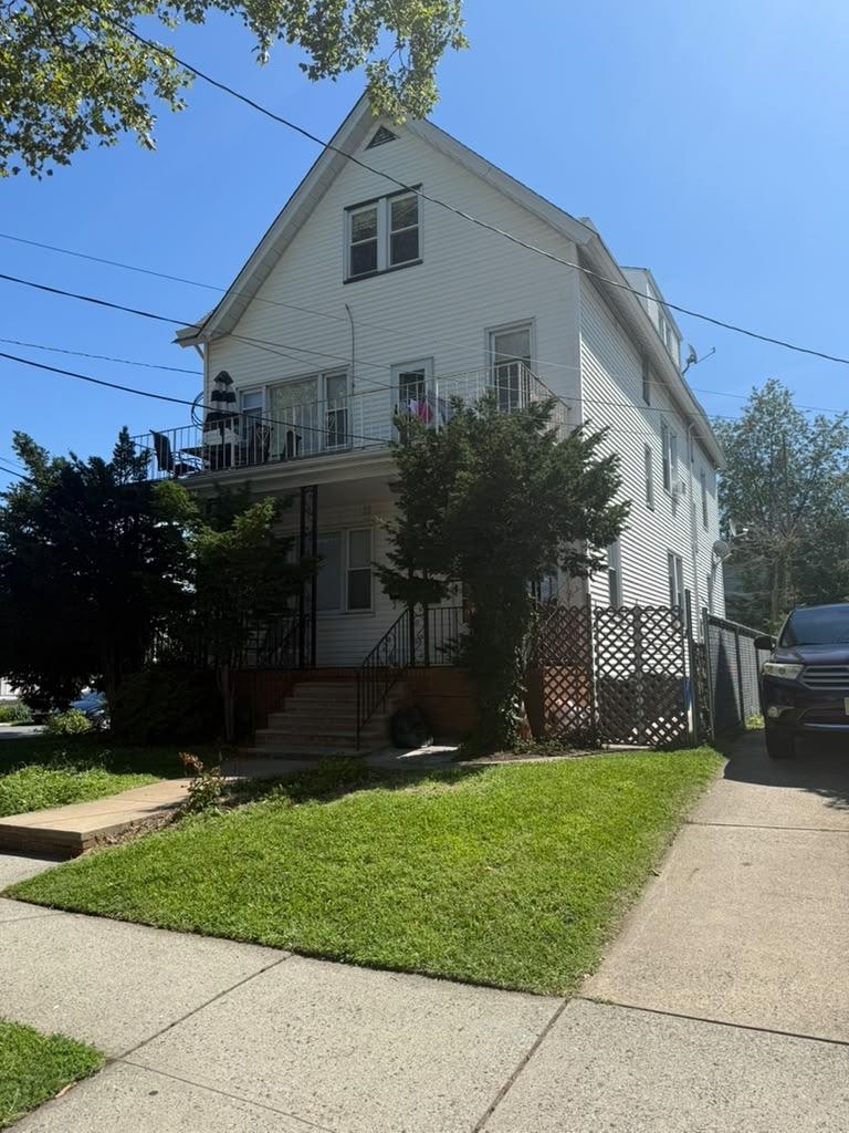 270-272 KENNEDY BLVD - Photo 2
