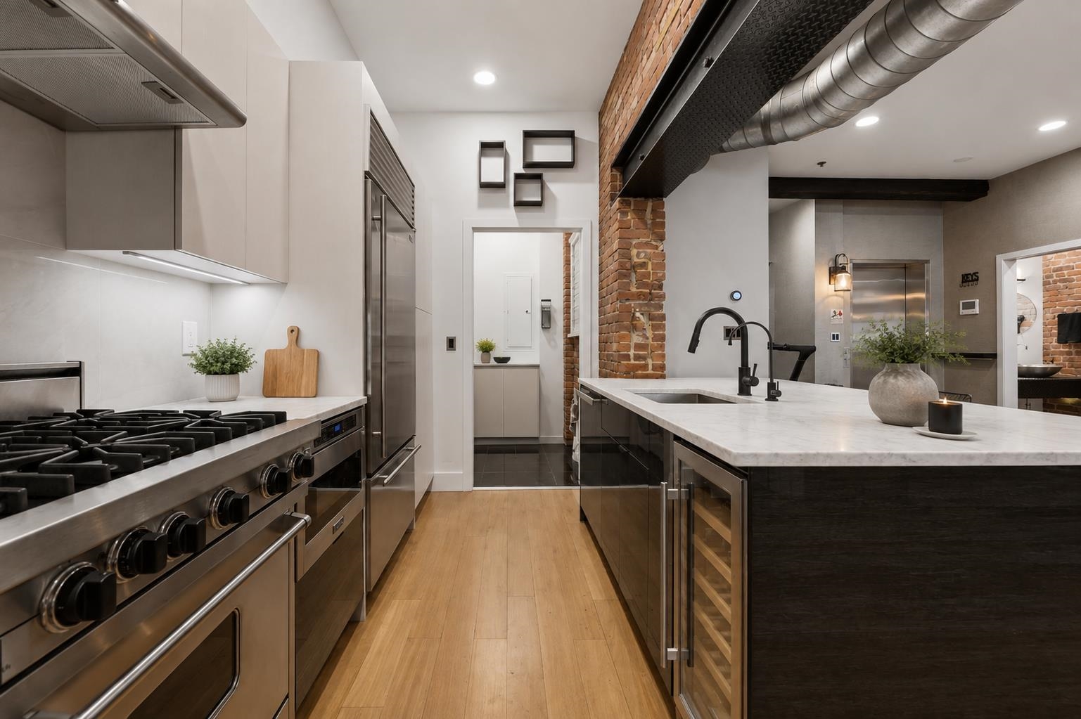 610 CLINTON ST #2W