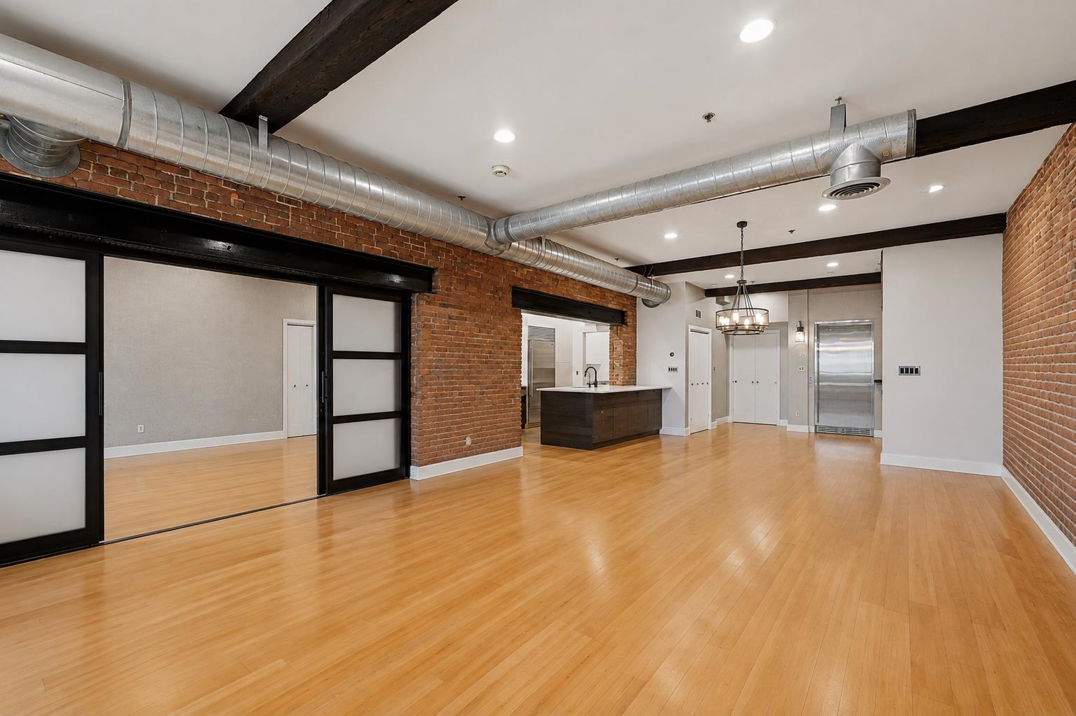 610 CLINTON ST #2W