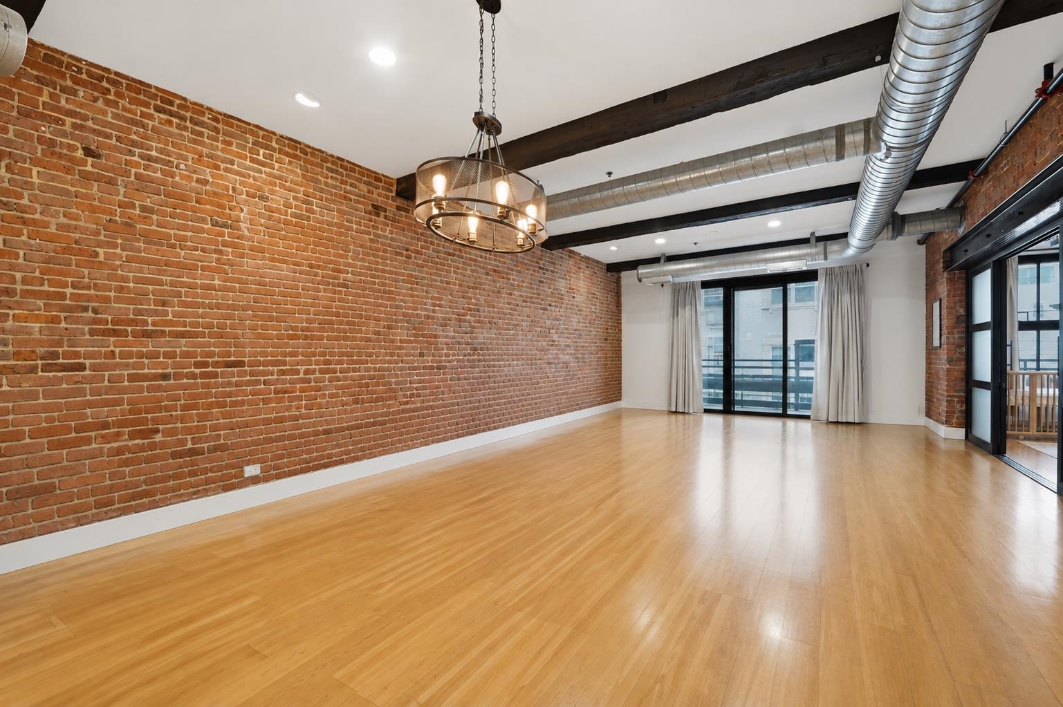 610 CLINTON ST - Photo 4