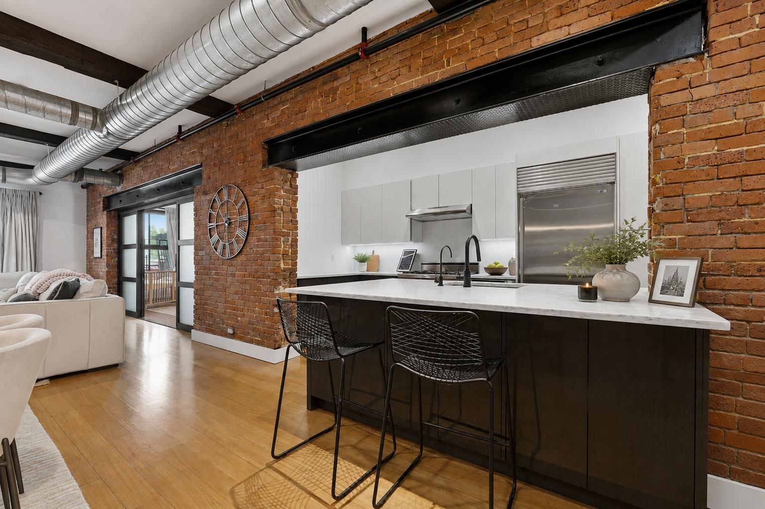 610 CLINTON ST #2W