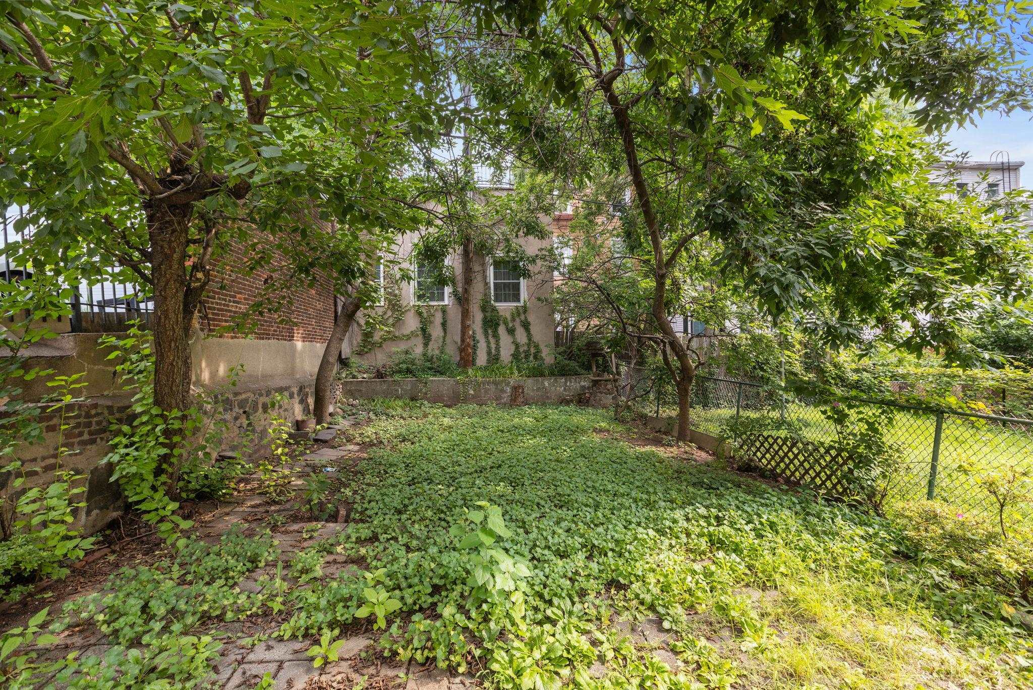30 LINCOLN ST - Photo 5