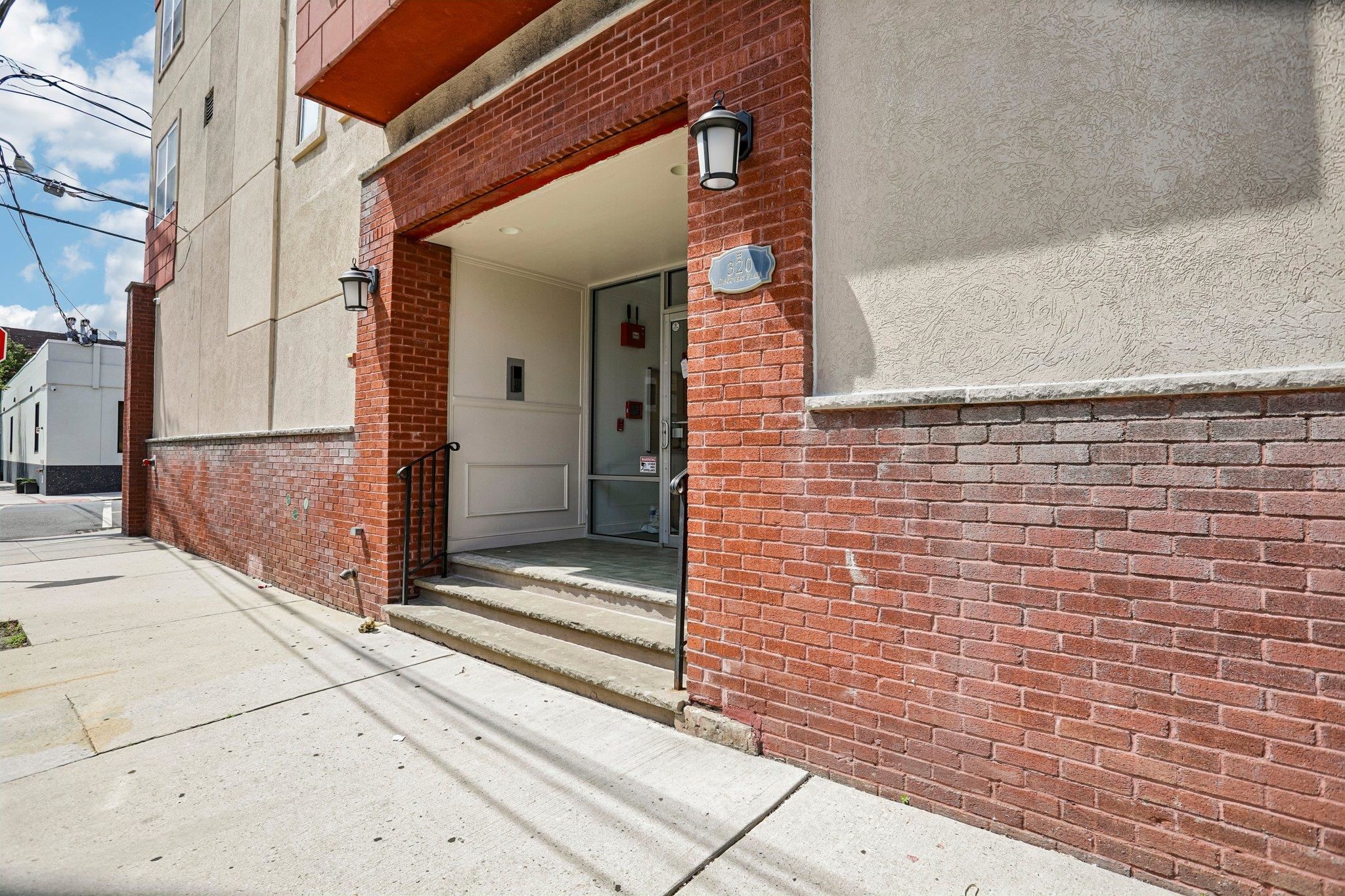 320 62ND ST #101