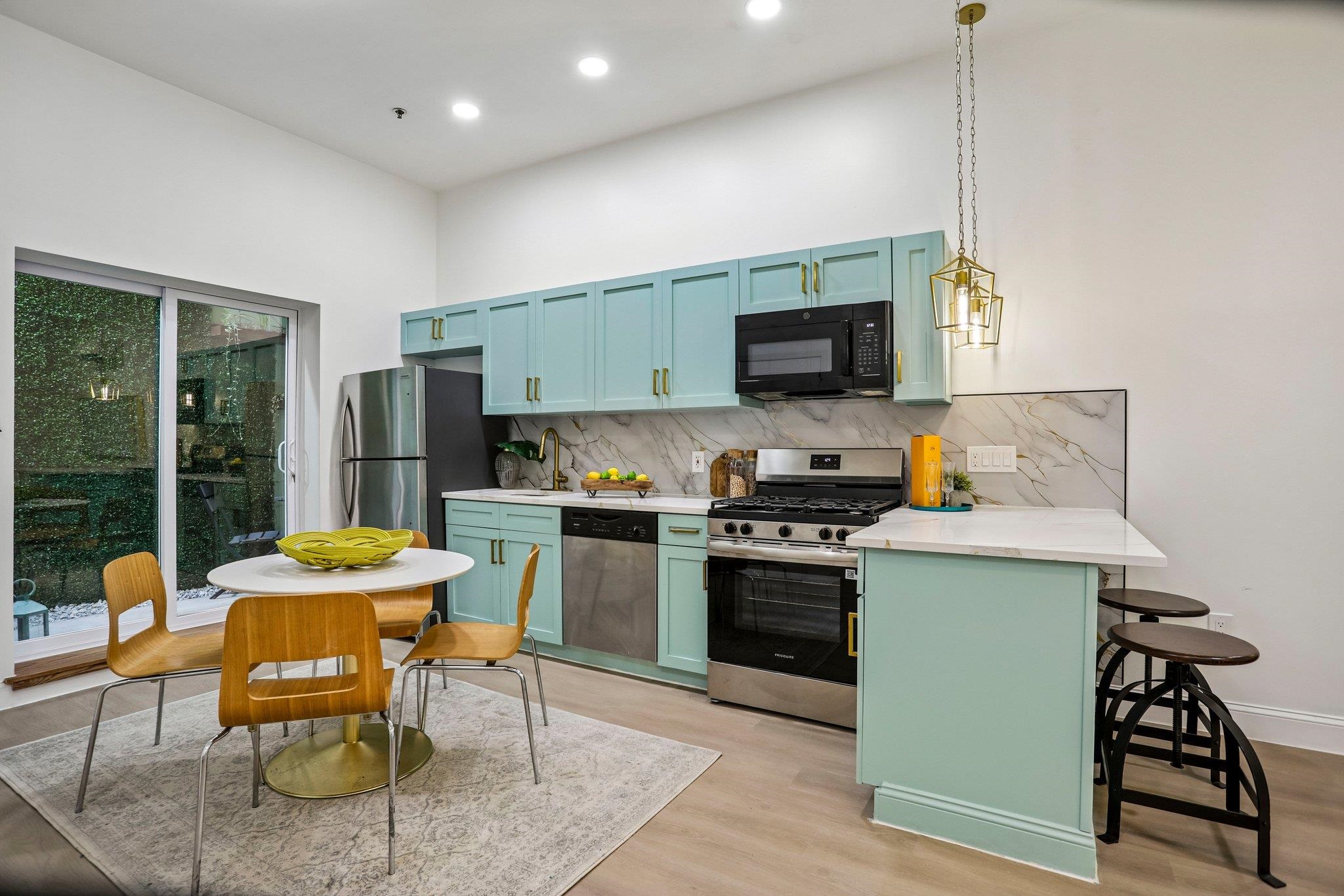 320 62ND ST - Photo 5