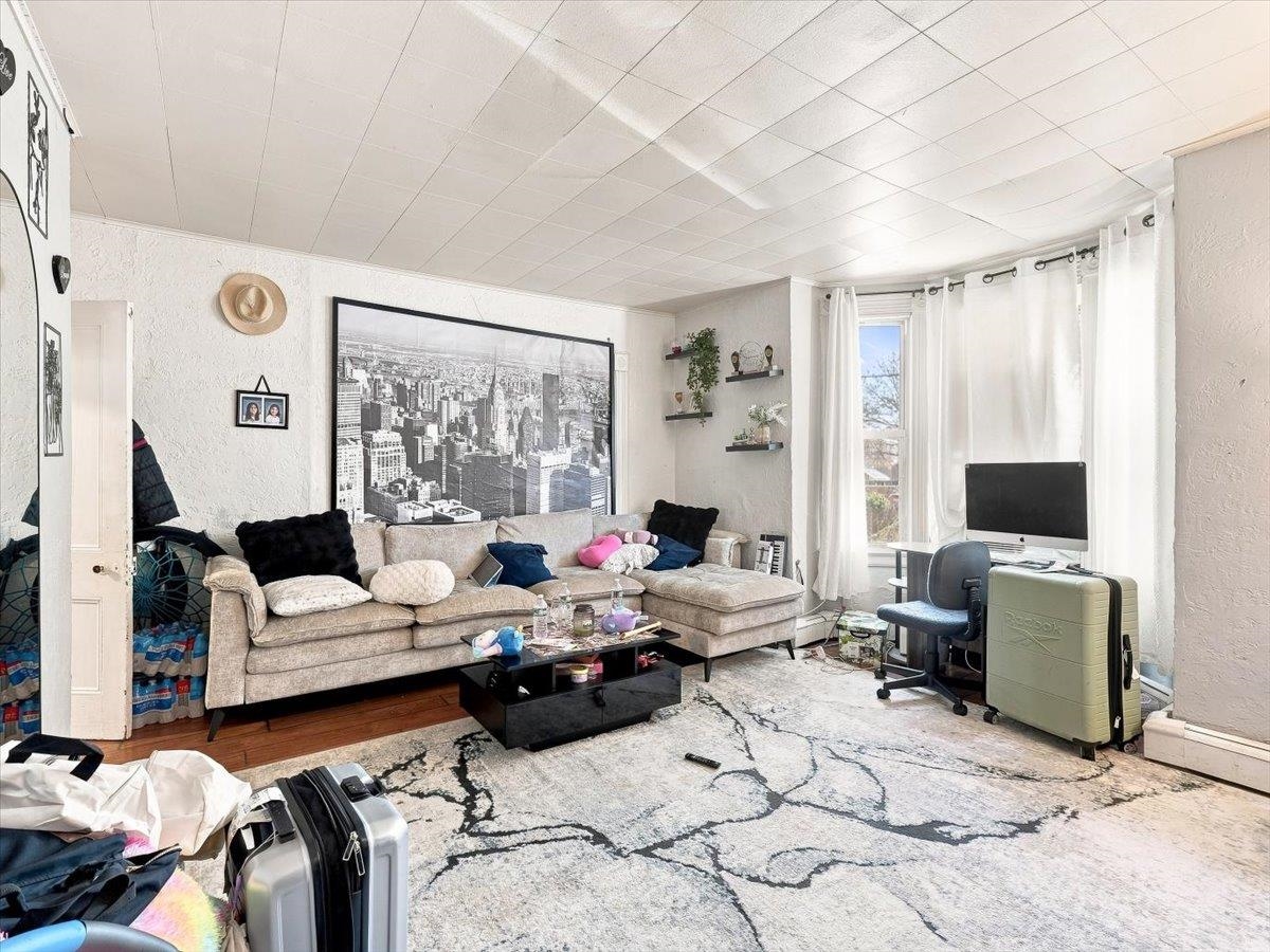 311 WARREN ST - Photo 3