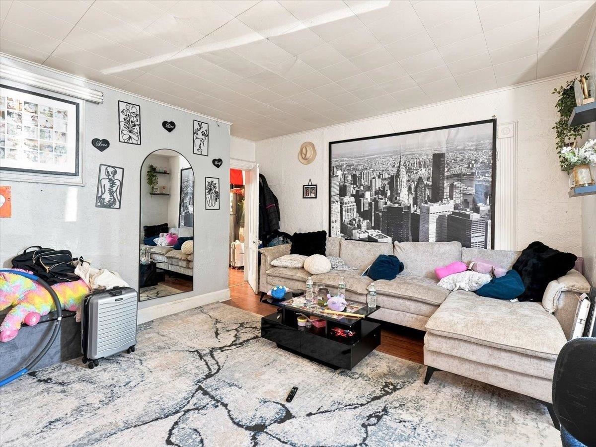 311 WARREN ST - Photo 4