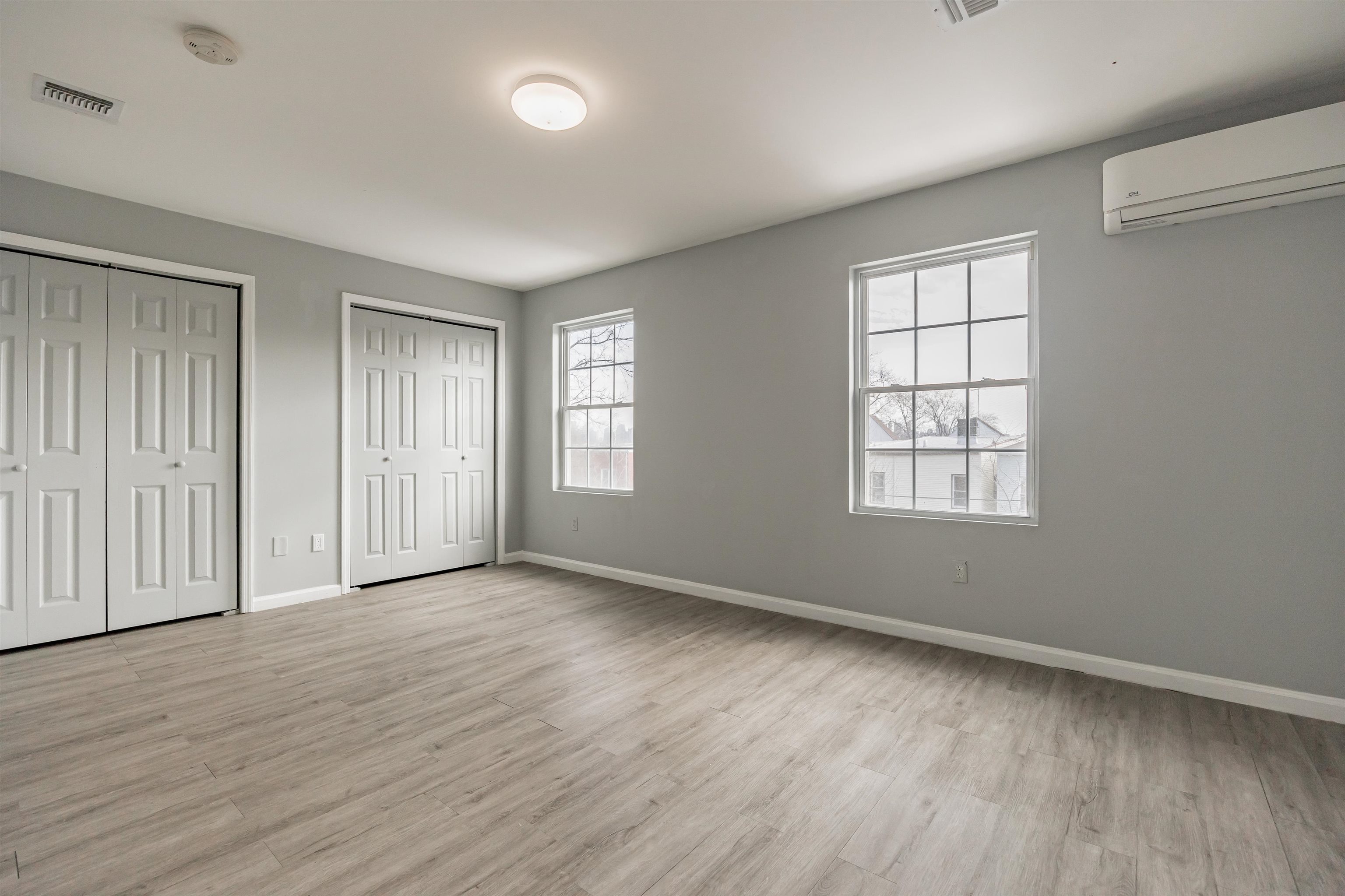 708 OCEAN AVE - Photo 2