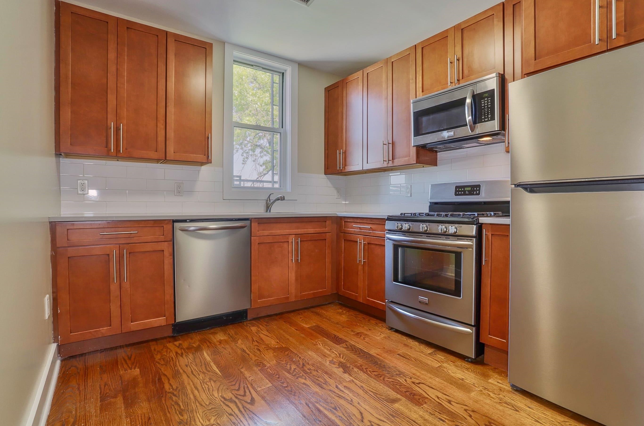 824 WASHINGTON ST - Photo 2