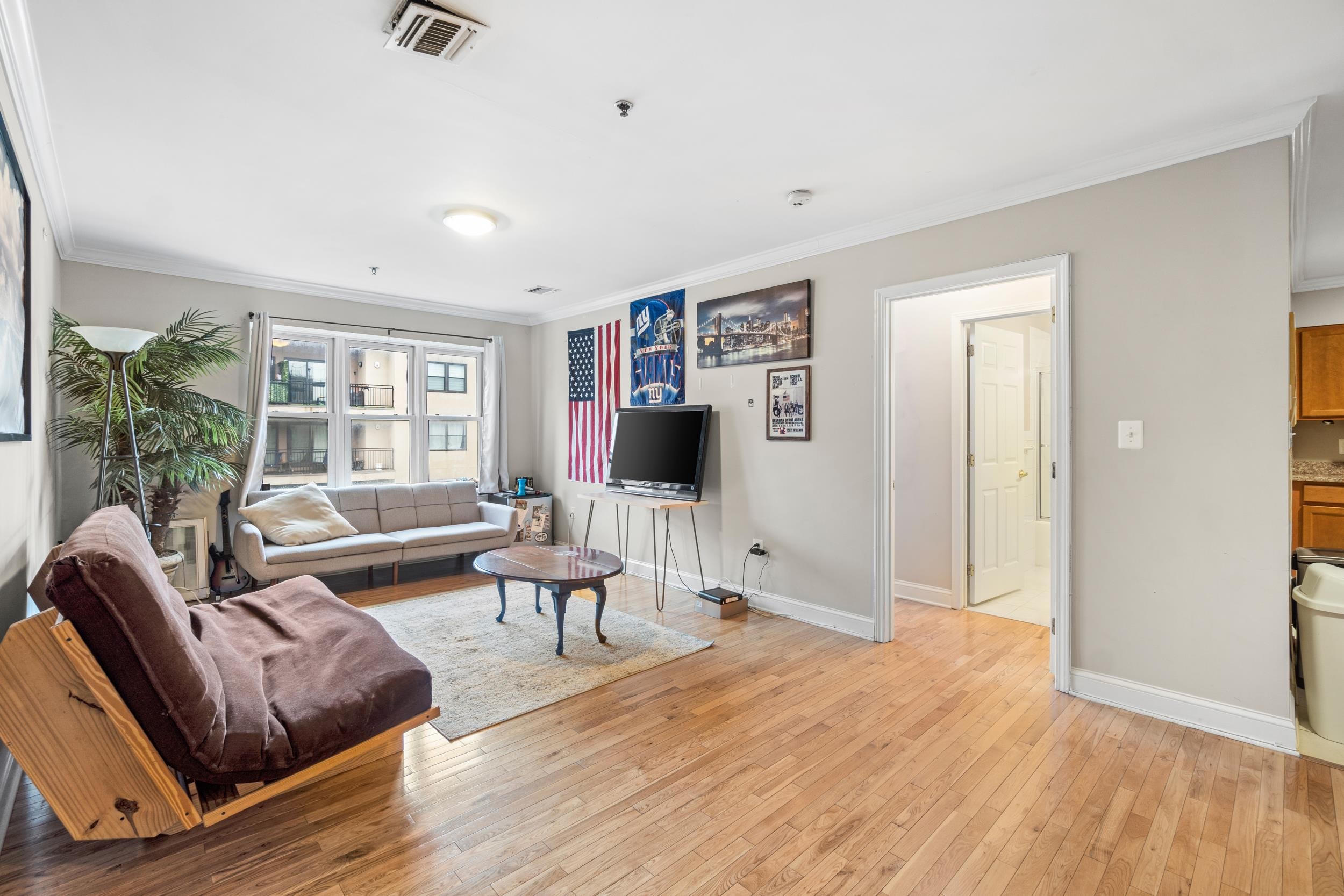 214-216 JACKSON ST - Photo 2