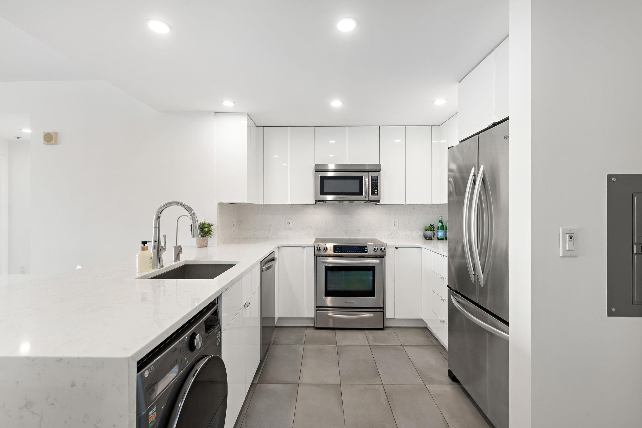88 MORGAN ST #4006