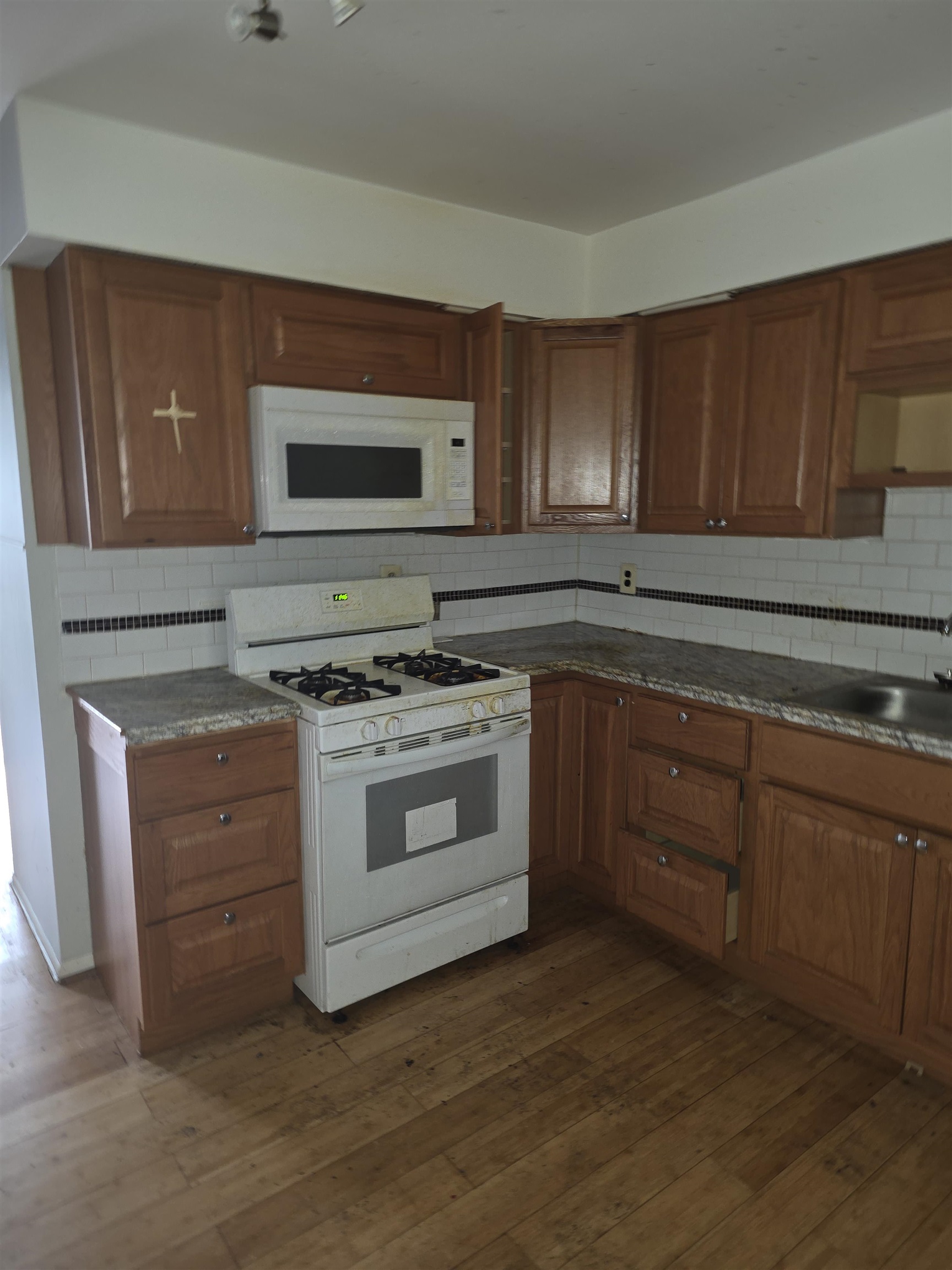 305 NEPTUNE AVE