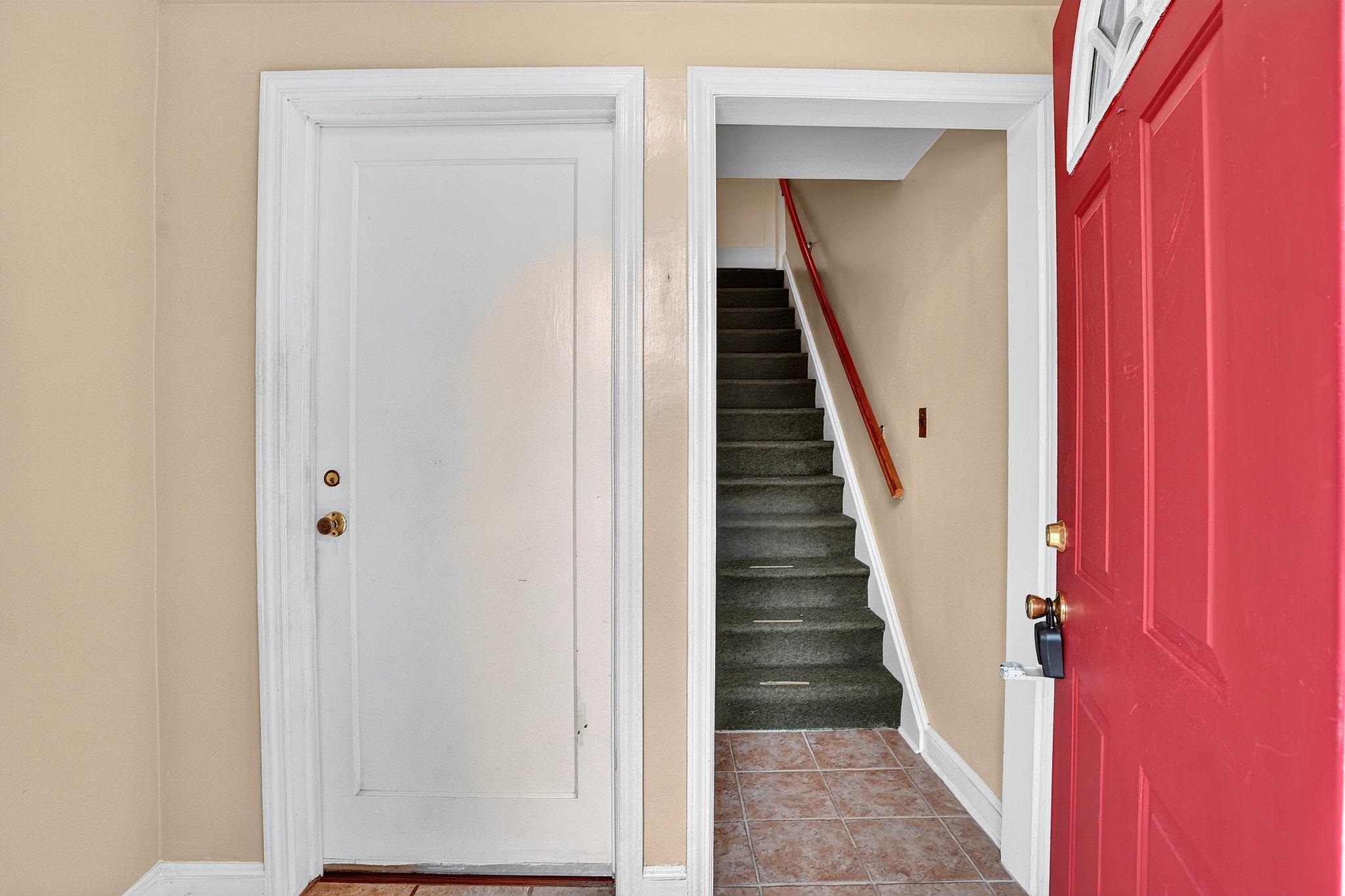 7 BOND PL - Photo 2