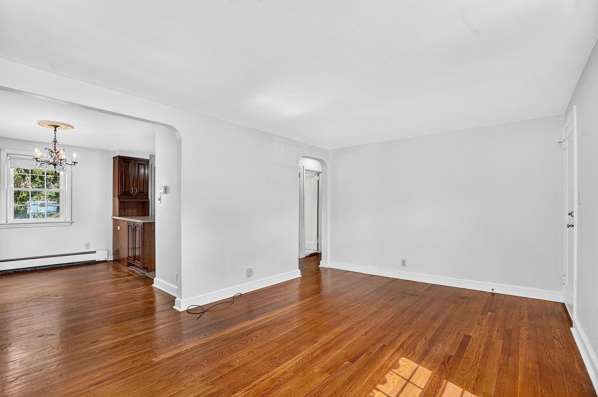 7 BOND PL - Photo 4