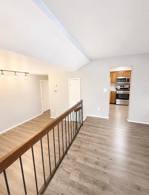 905 SPRUCE HILLS DR - Photo 3