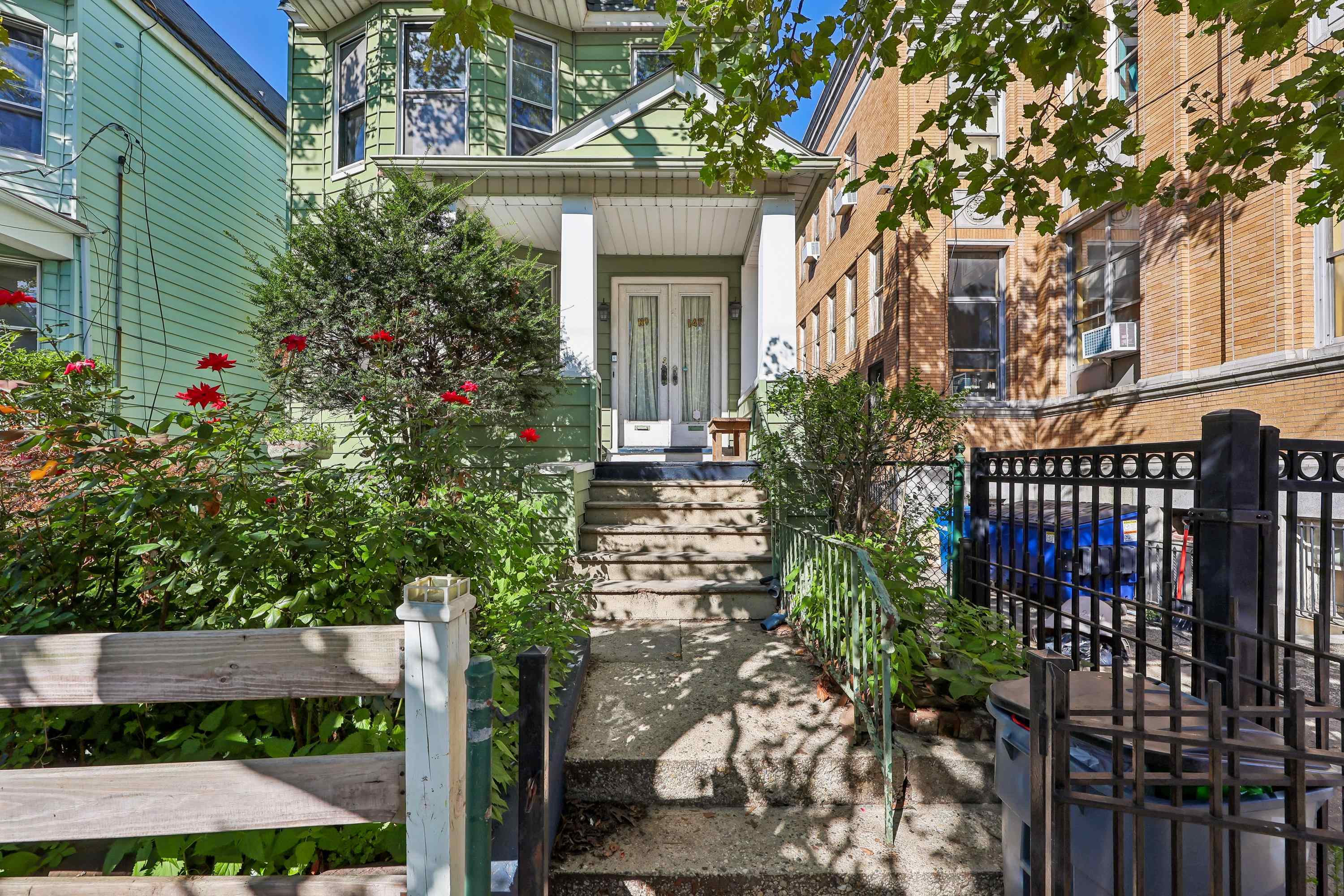 140 CLINTON AVE