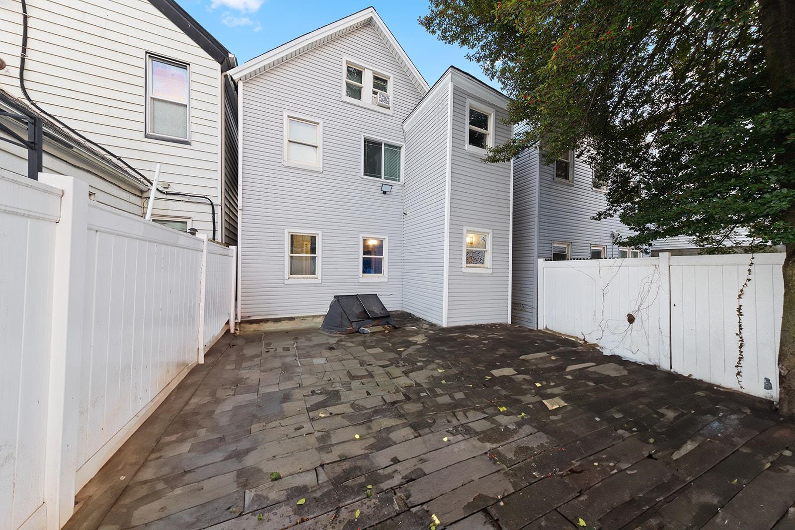 13 MEADOW ST