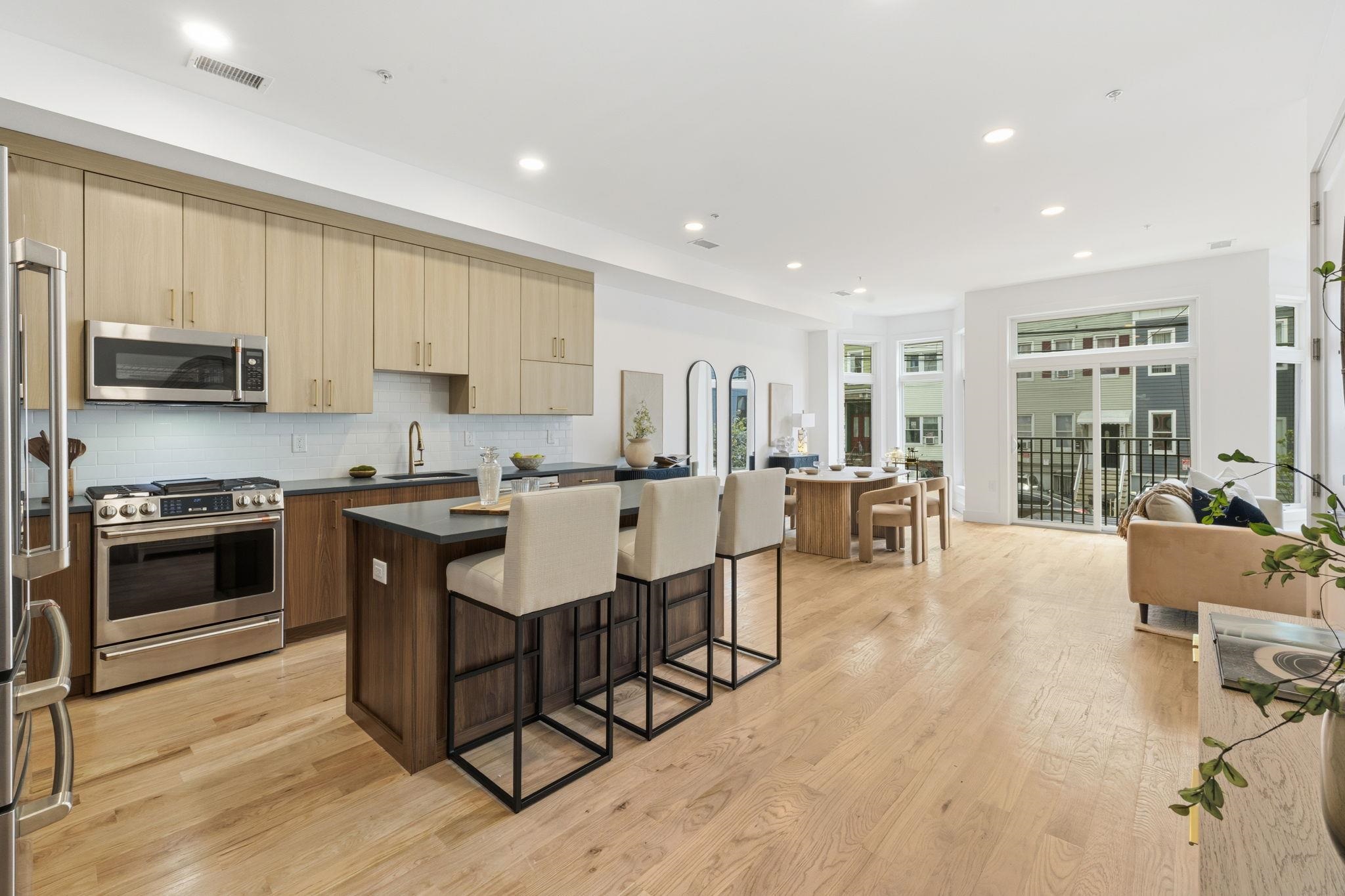 271 WEBSTER AVE - Photo 3